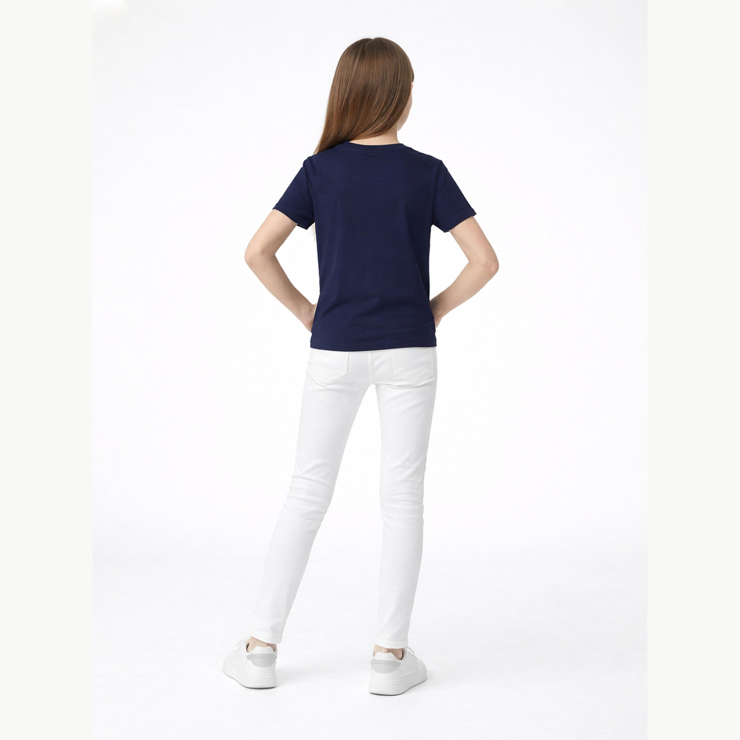 تيشيرت بياقة دائرية وشعار جرافيك للبنات-girls-clothing-tshirts-image-3