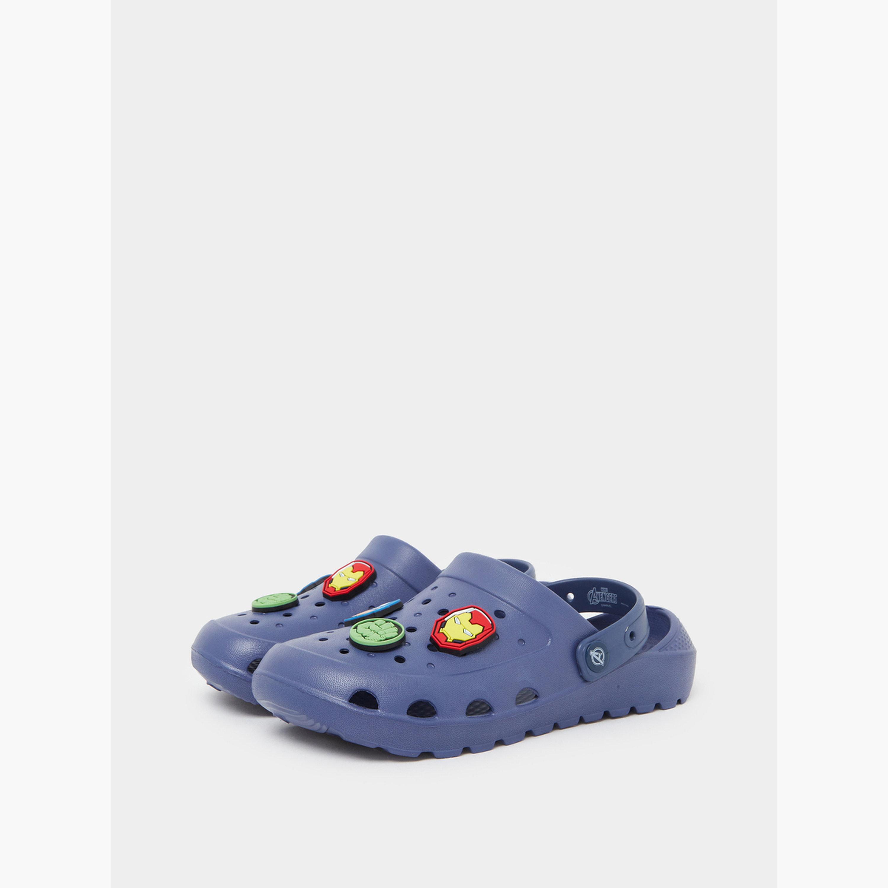 حذاء كلوغز أفنجرز مع دلايات للأولاد-boys-shoes-flipflopsandslides-image-1