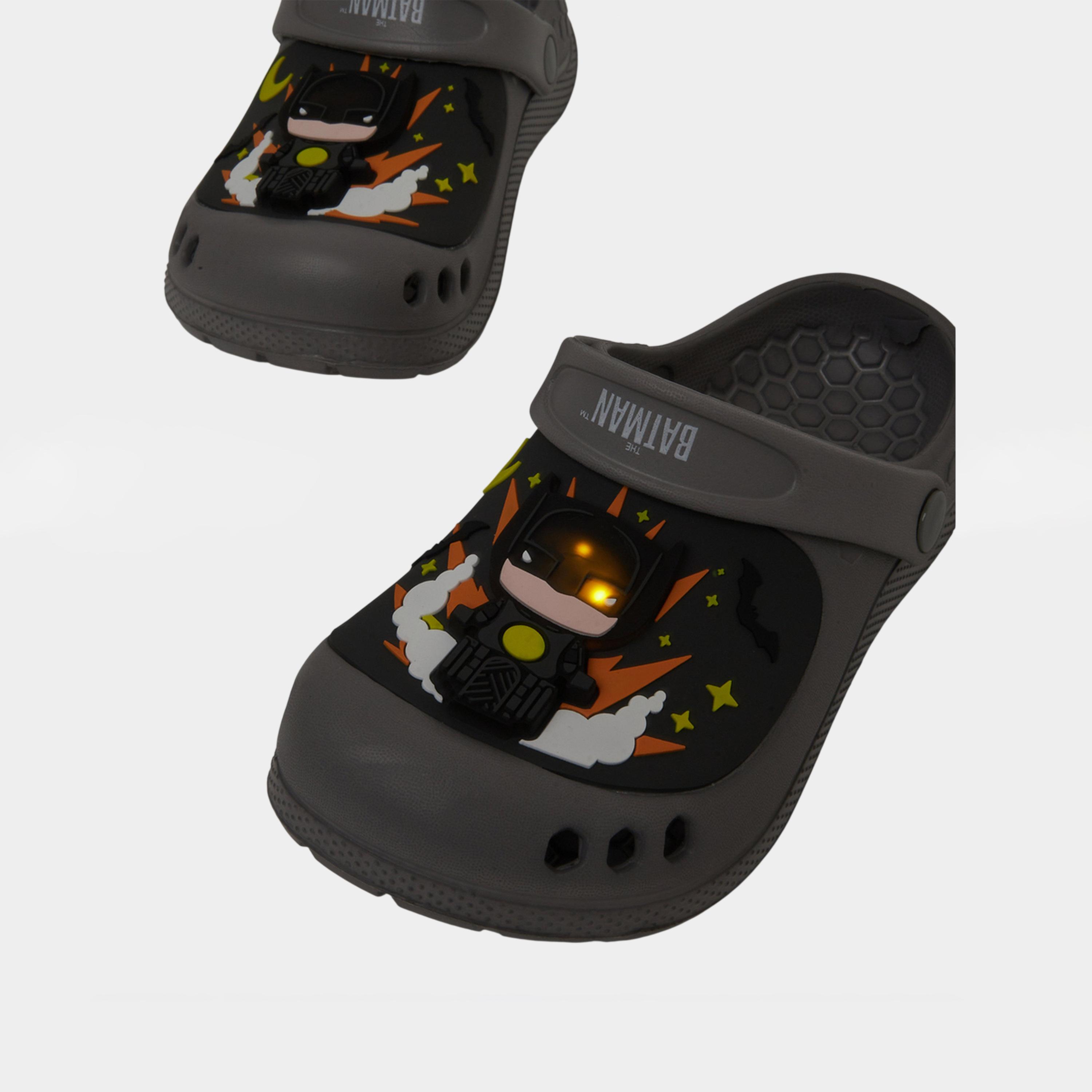 حذاء كلوغز باتمان مع إضاءة للأولاد-boys-shoes-flipflopsandslides-image-5