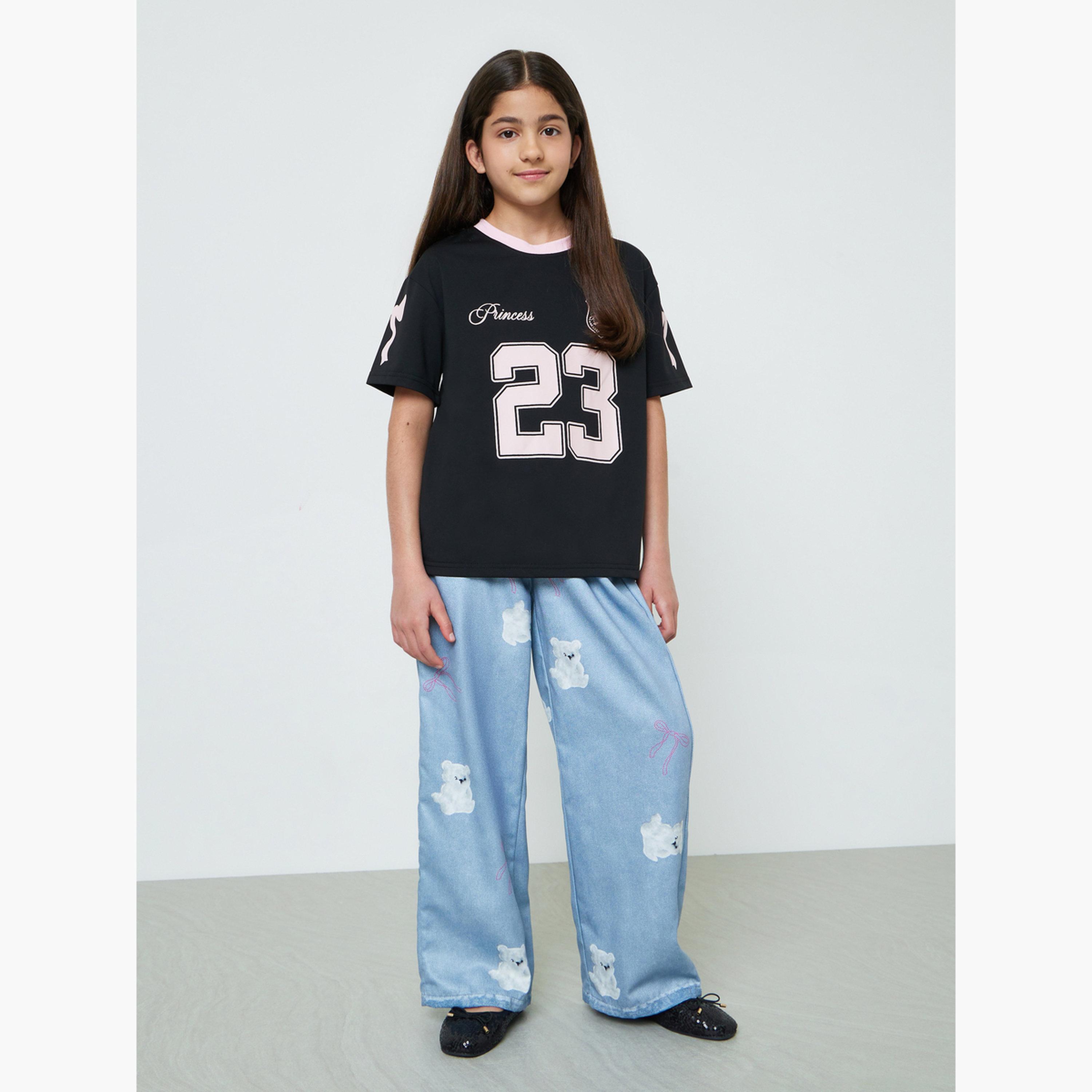 ستايلي - طقم تيشيرت جيرسي فضفاض وبنطال جينز مطبوع للفتيات المراهقات-girls-clothing-setsandcoords-image-1