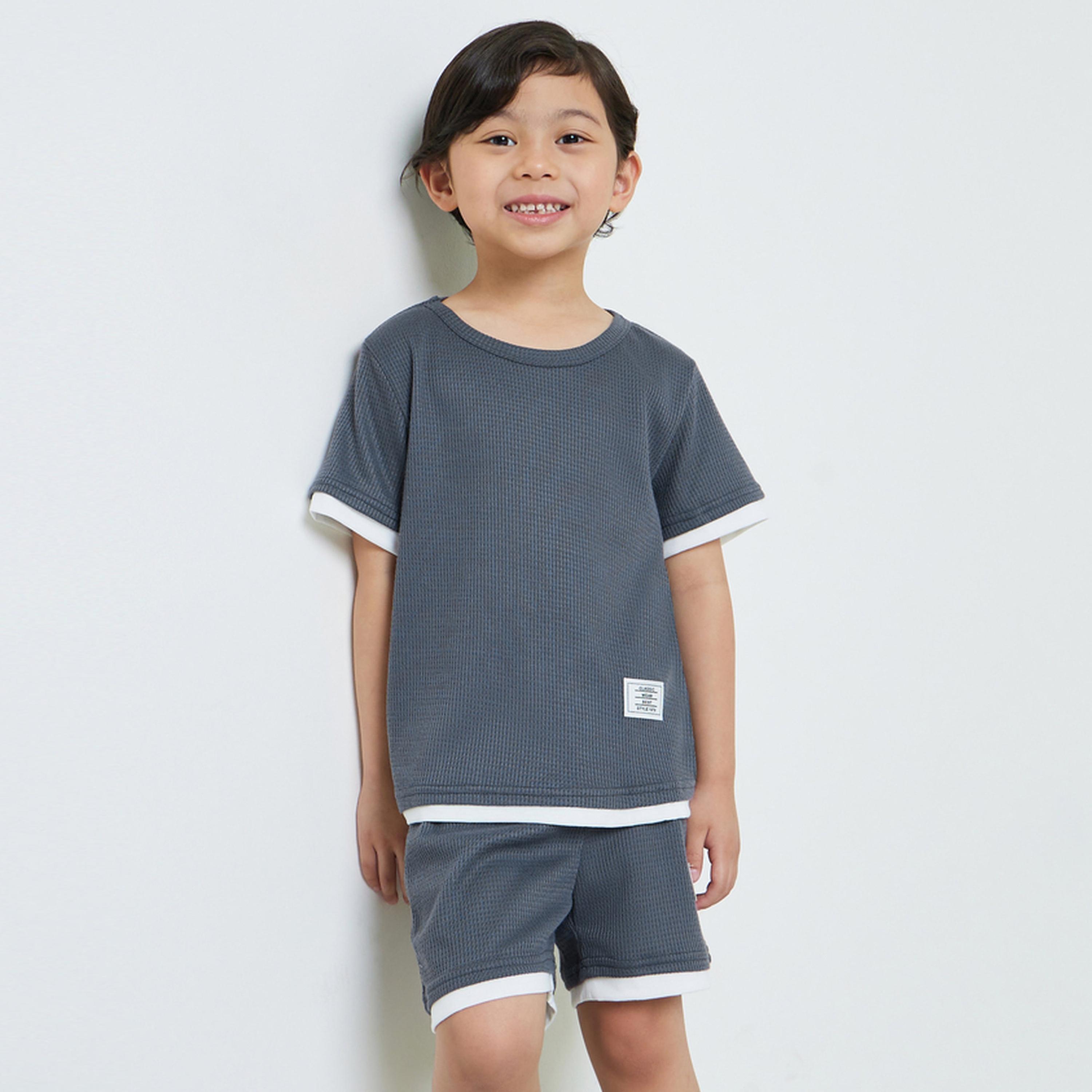 مجموعة من شورت وتيشيرت محبوك بنمط وافل-boys-clothing-setsandcoords-image-1