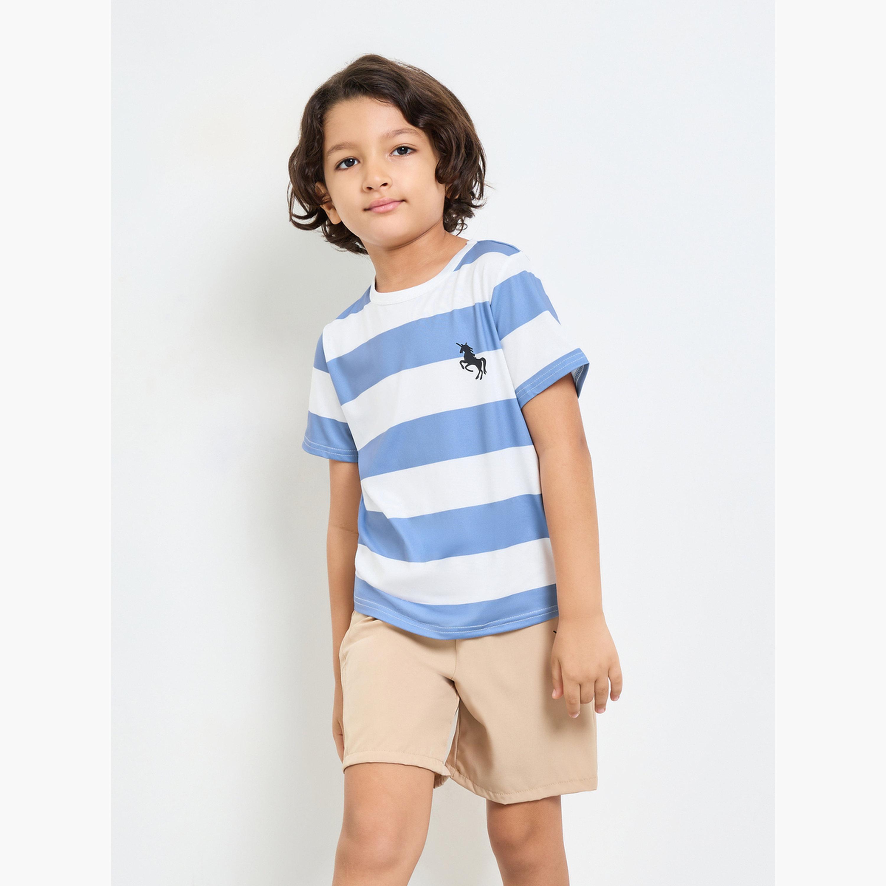 ستايلي - طقم تيشيرت مخطط للأولاد وشورت سادة سهل الارتداء-boys-clothing-setsandcoords-image-1