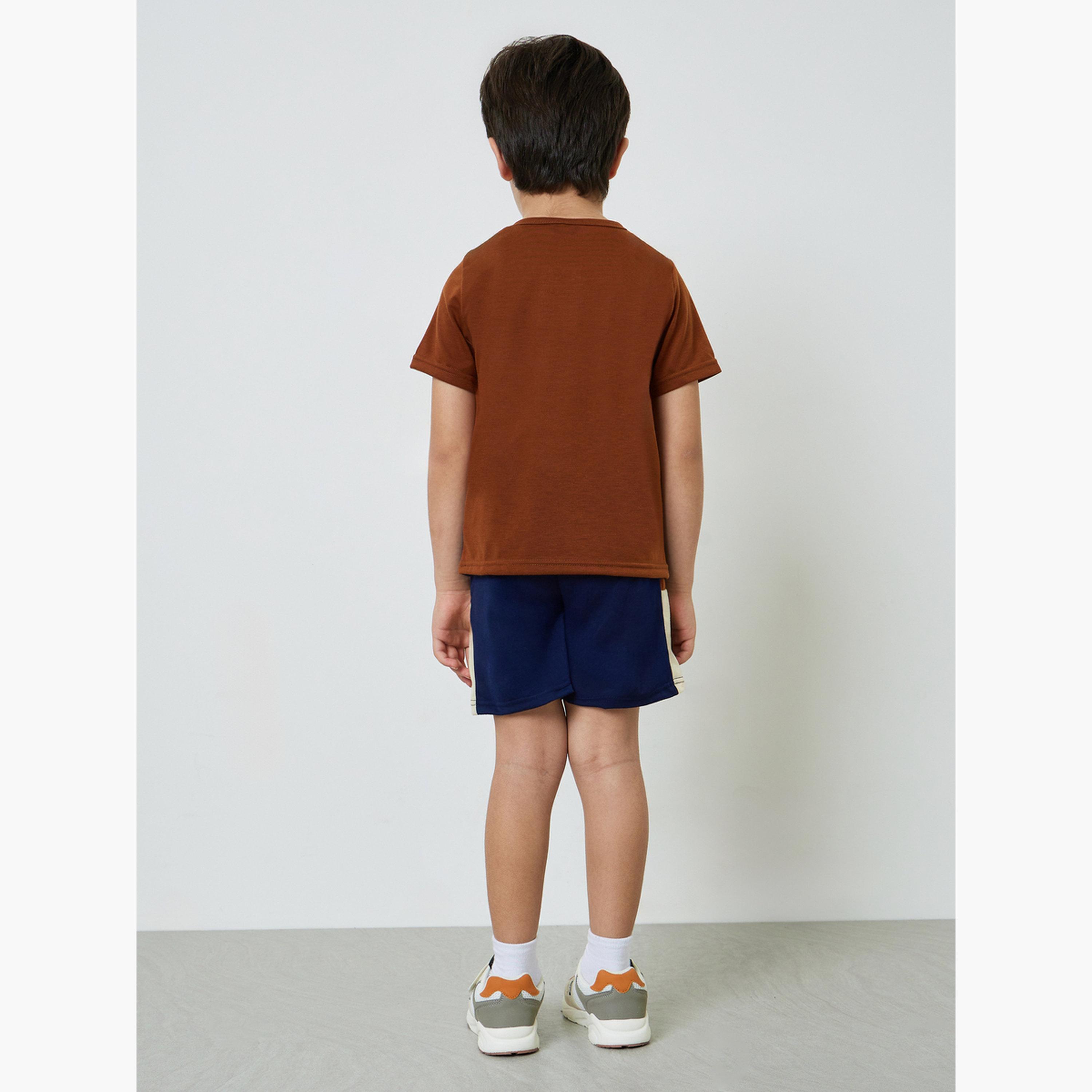 مجموعة من شورت وتيشيرت بنمط كتل الالوان-boys-clothing-setsandcoords-image-5