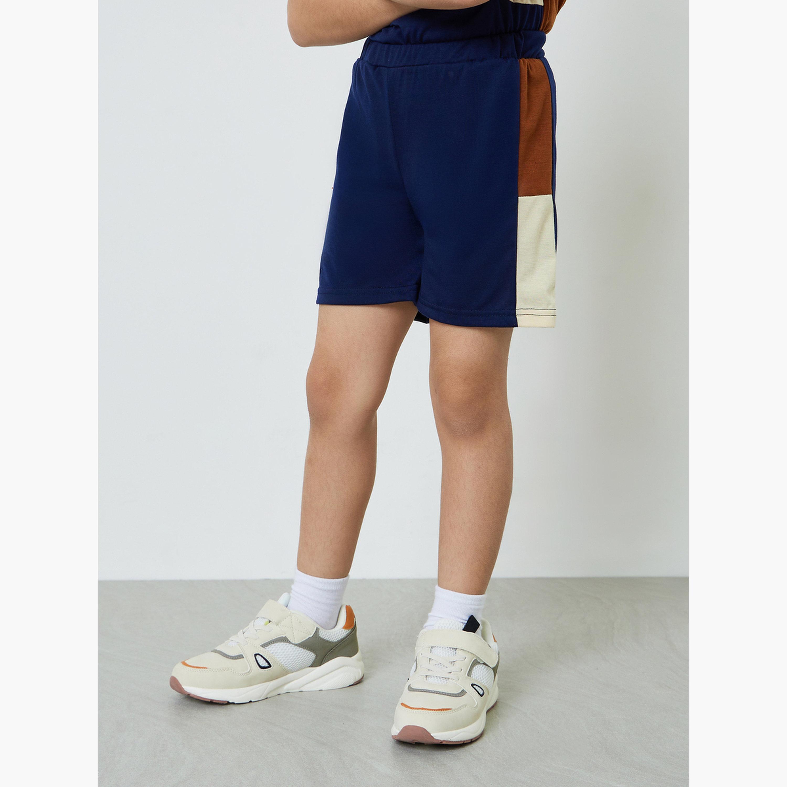 مجموعة من شورت وتيشيرت بنمط كتل الالوان-boys-clothing-setsandcoords-image-6