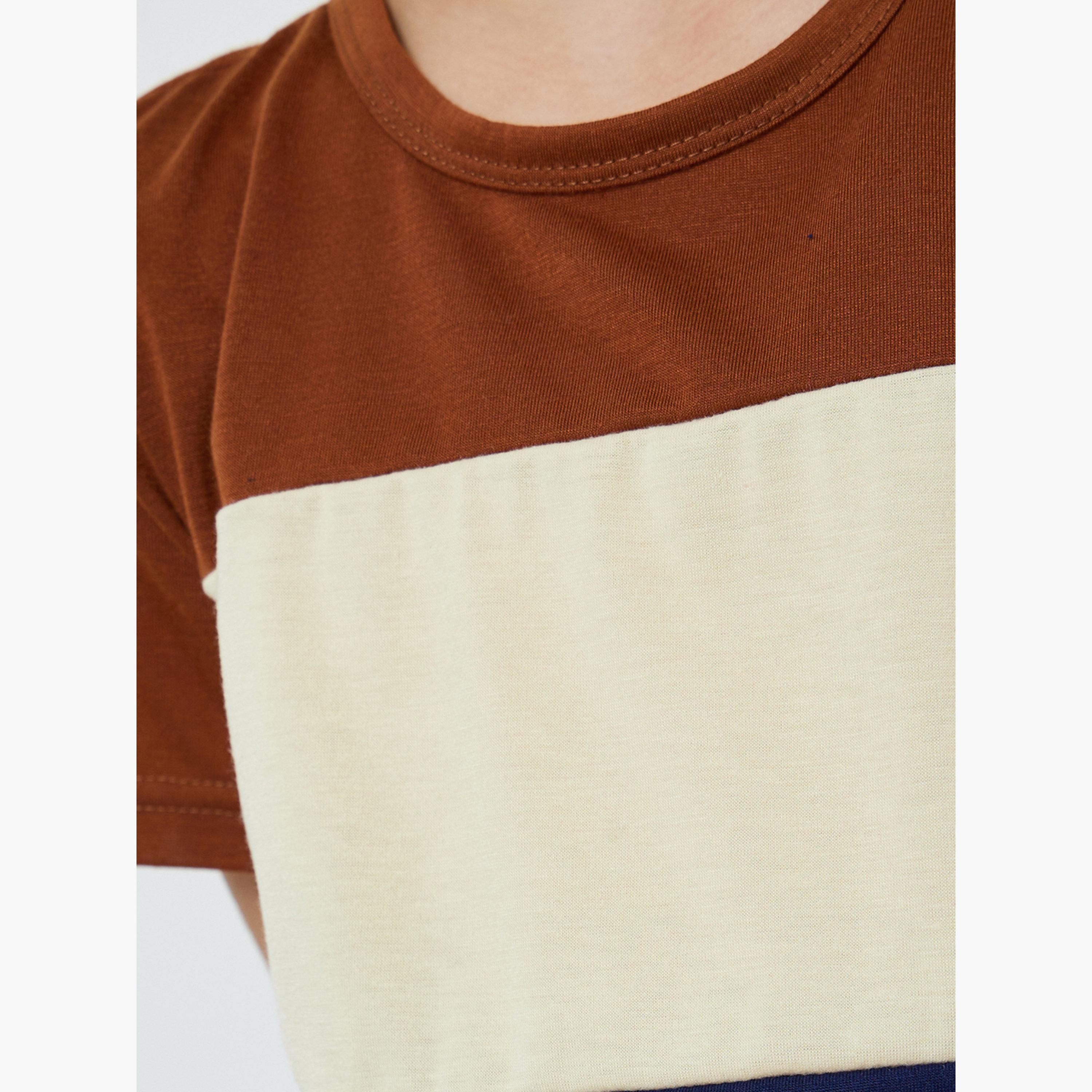 مجموعة من شورت وتيشيرت بنمط كتل الالوان-boys-clothing-setsandcoords-image-7