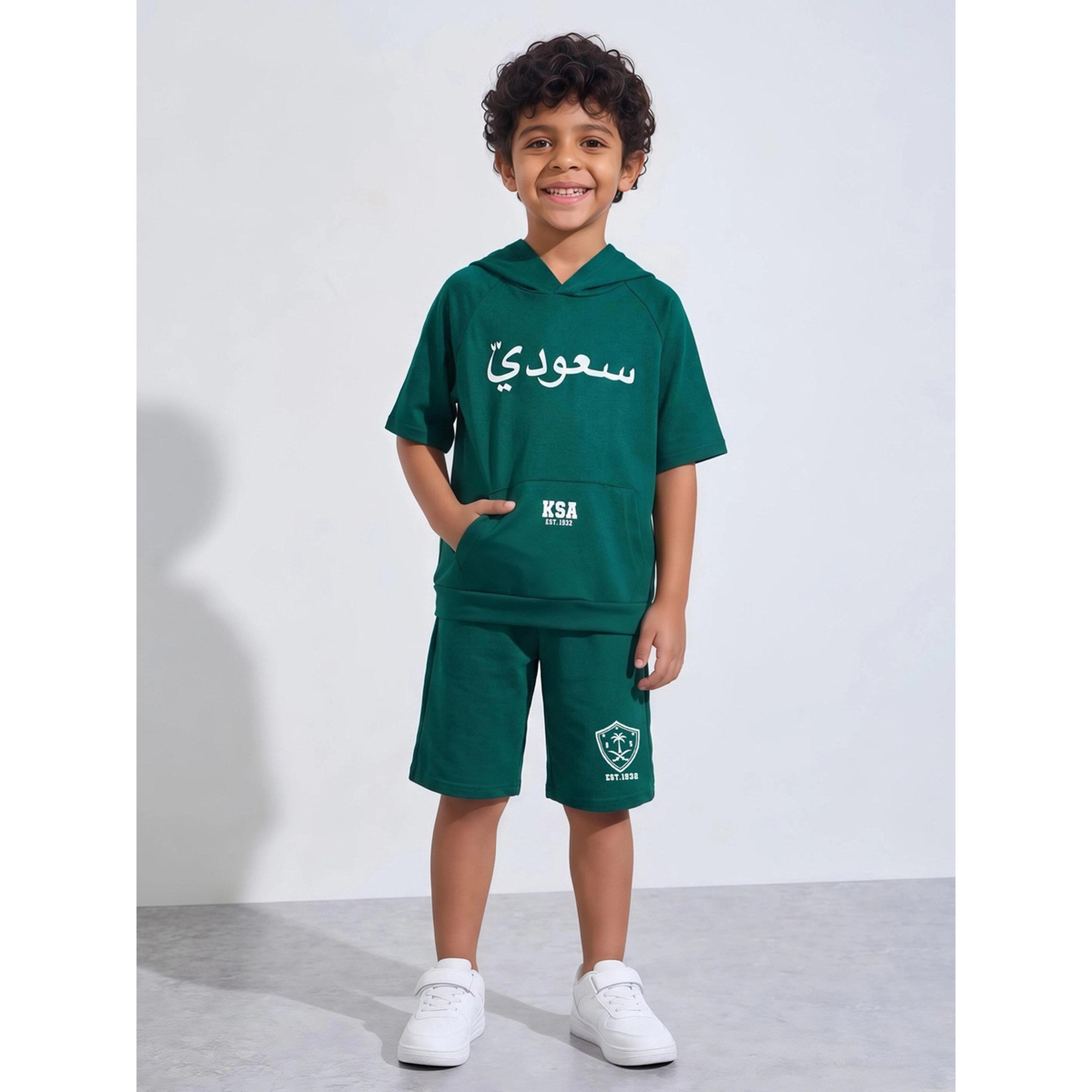 مجموعة من شورت وسويت شيرت بقبعة لليوم الوطني للأولاد باللون الأخضر الداكن-boys-clothing-setsandcoords-image-2