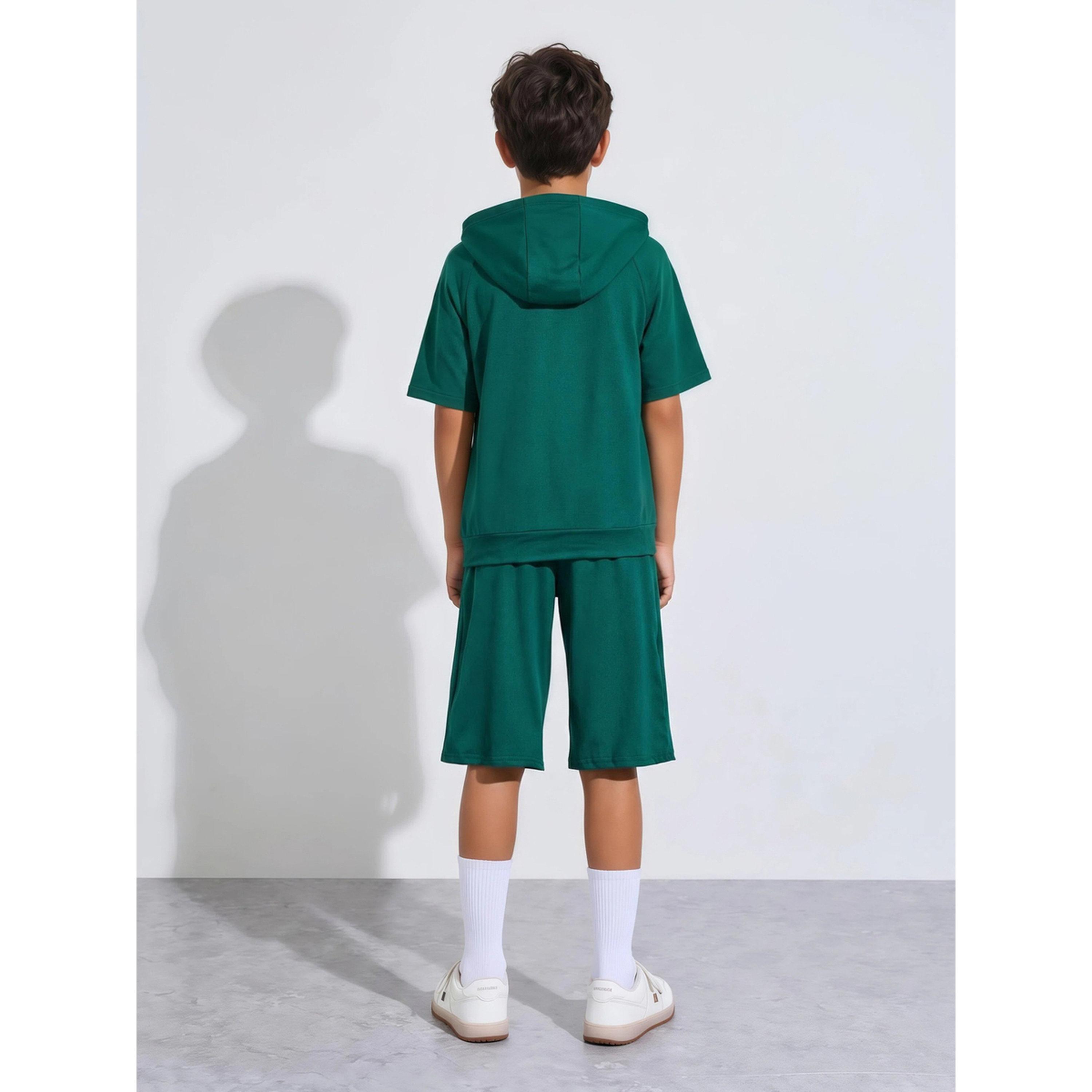 مجموعة من شورت وسويت شيرت بقبعة لليوم الوطني للبنين باللون الأخضر الداكن-boys-clothing-setsandcoords-image-3