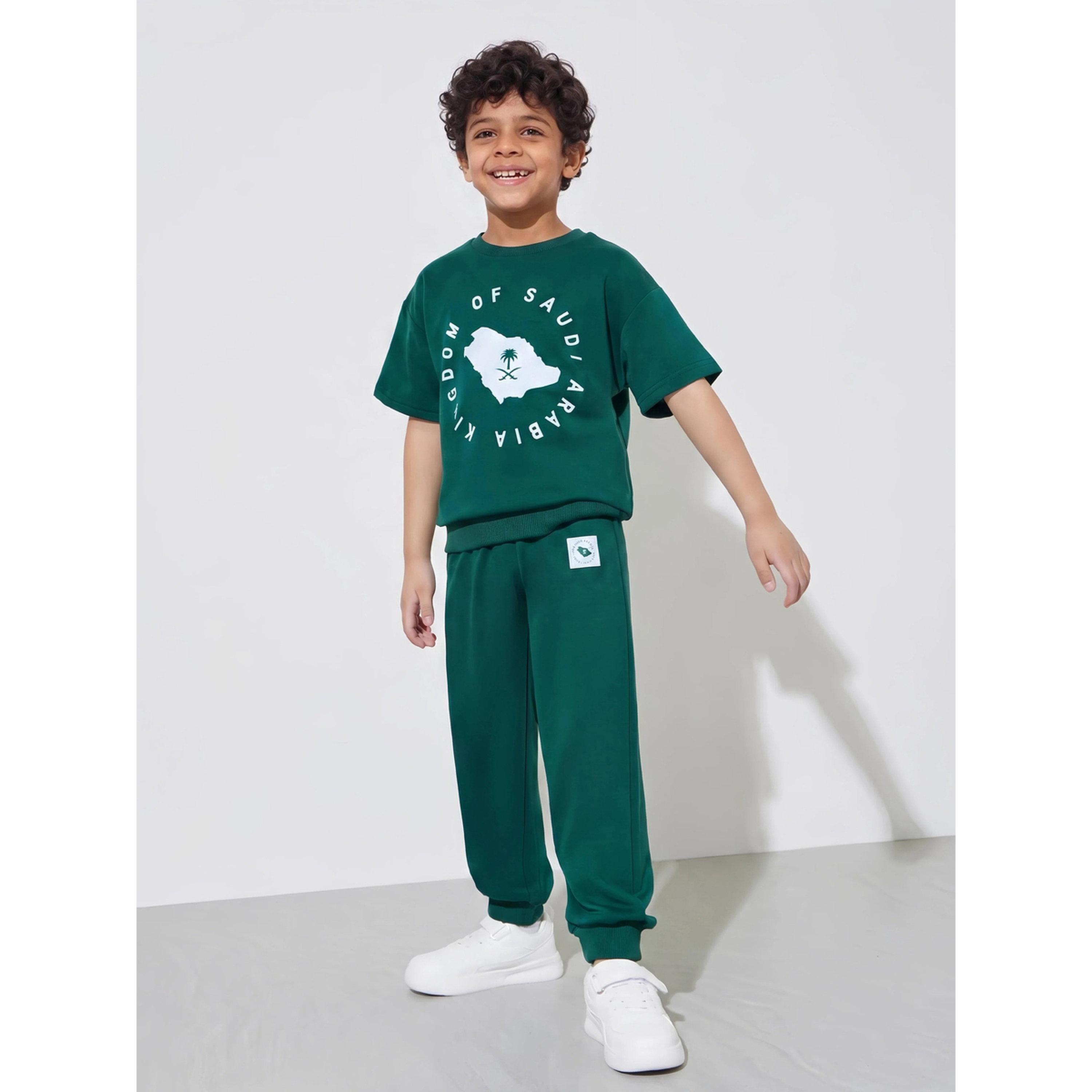 مجموعة من بنطال جوغر وتيشيرت واسع بطبعة اليوم الوطني السعودي-boys-clothing-setsandcoords-image-1