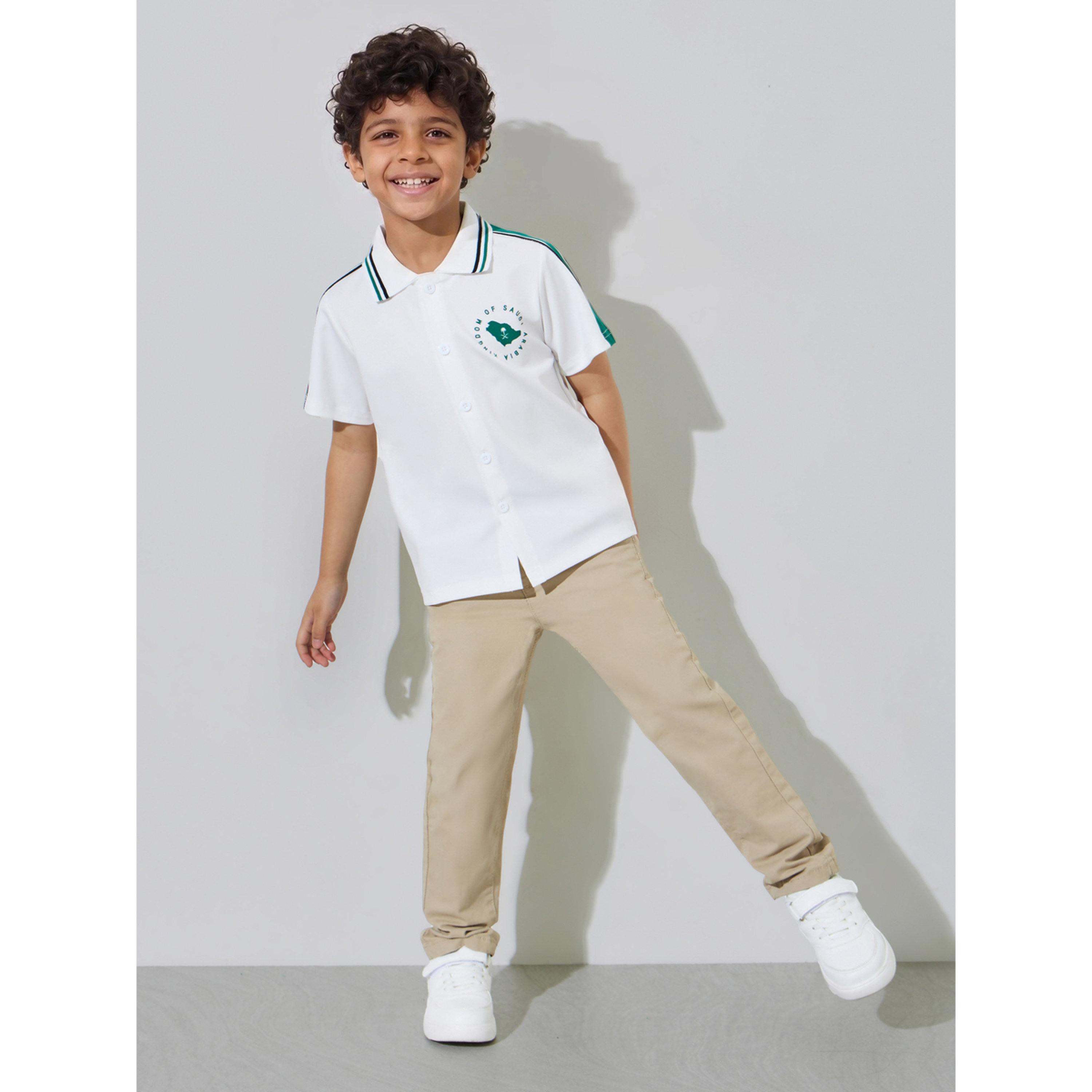 قميص بحواف متباينة وطبعة بمناسبة اليوم الوطني السعودي للأولاد - أوف وايت-boys-clothing-shirts-image-2