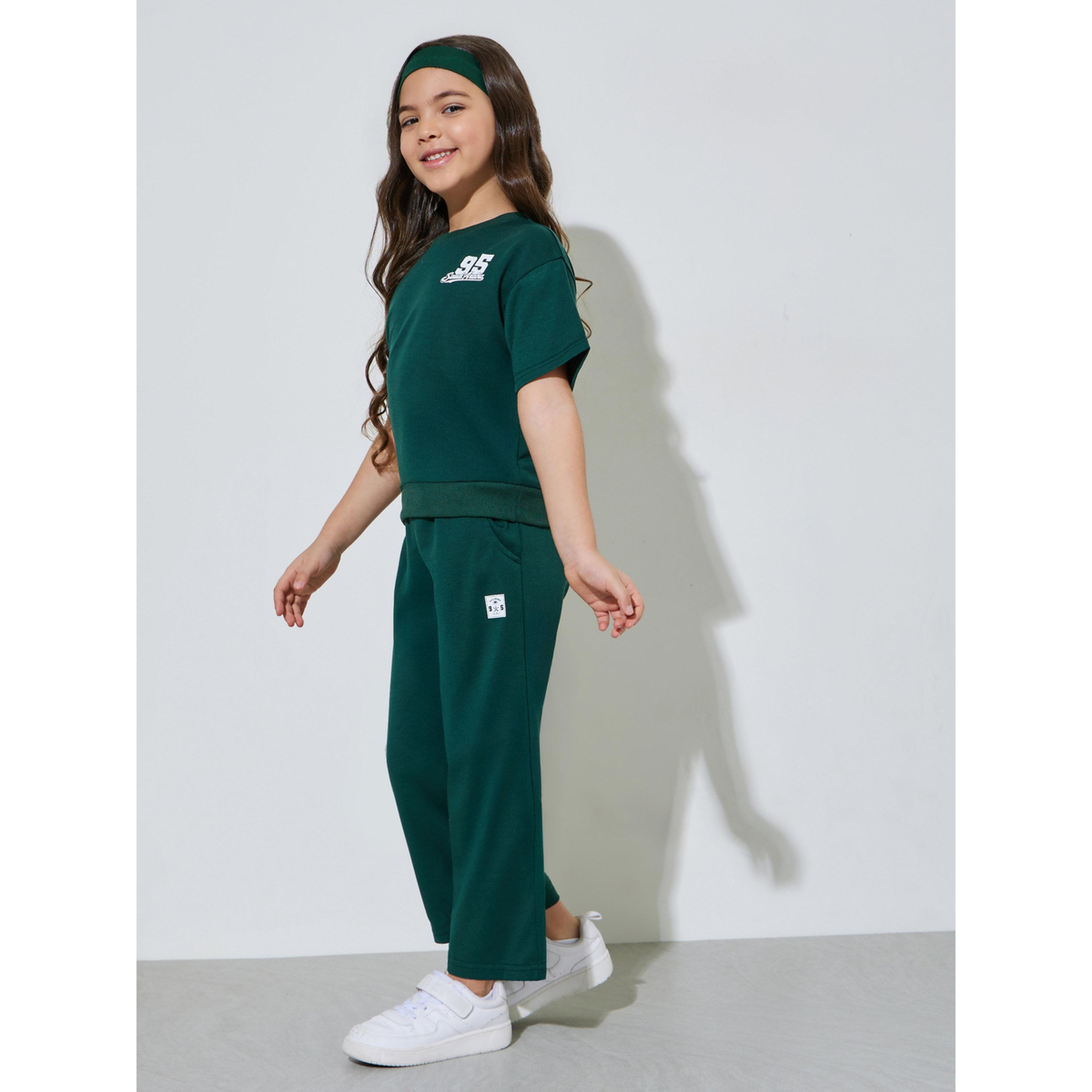 مجموعة من بنطال جوغر وتيشيرت واسع بطبعة اليوم الوطني السعودي للبنات-girls-clothing-setsandcoords-image-4
