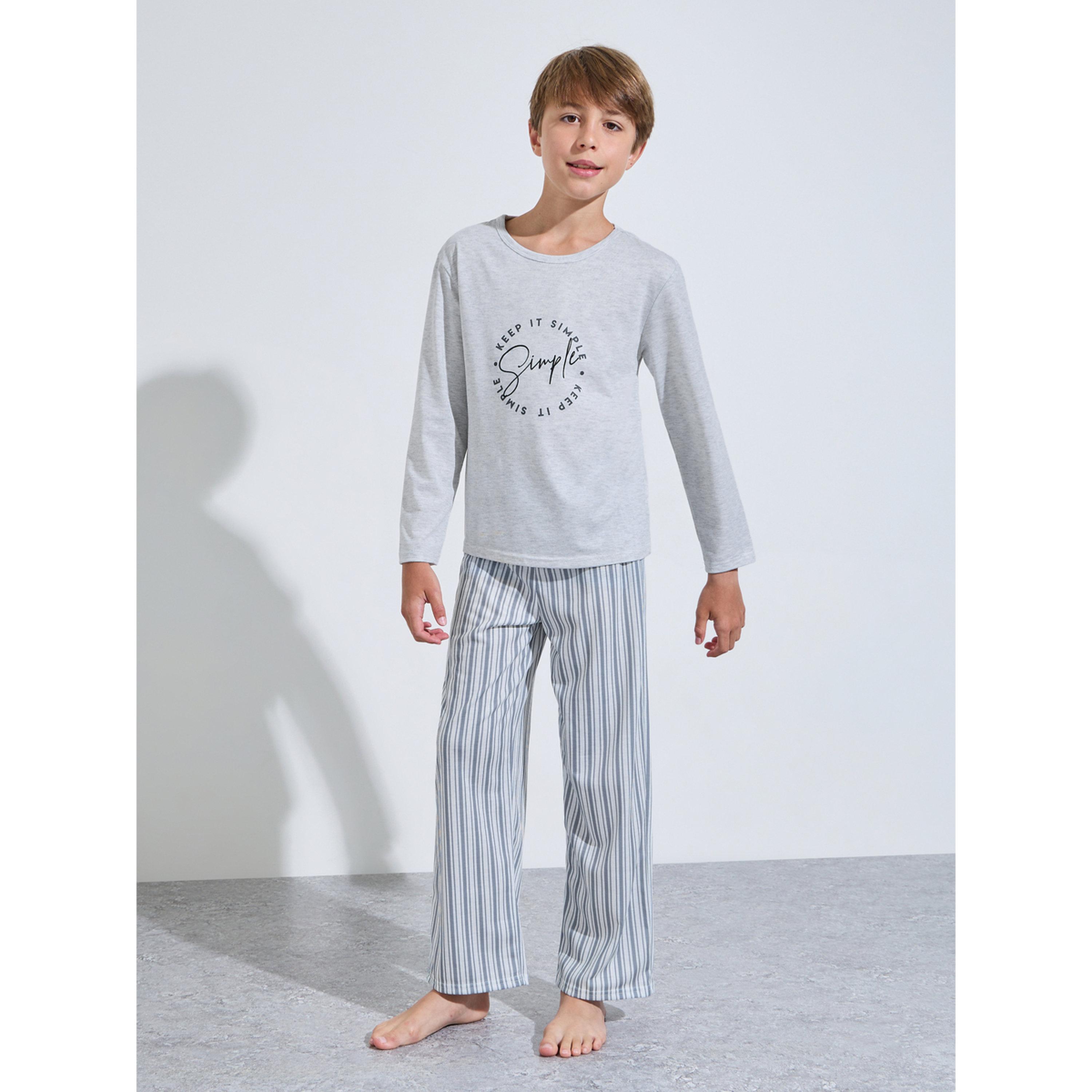 طقم بيجاما من بنطال مخطط وتيشيرت مطبوع بأكمام طويلة للأولاد باللون الرمادي-boys-clothing-nightwear-image-1