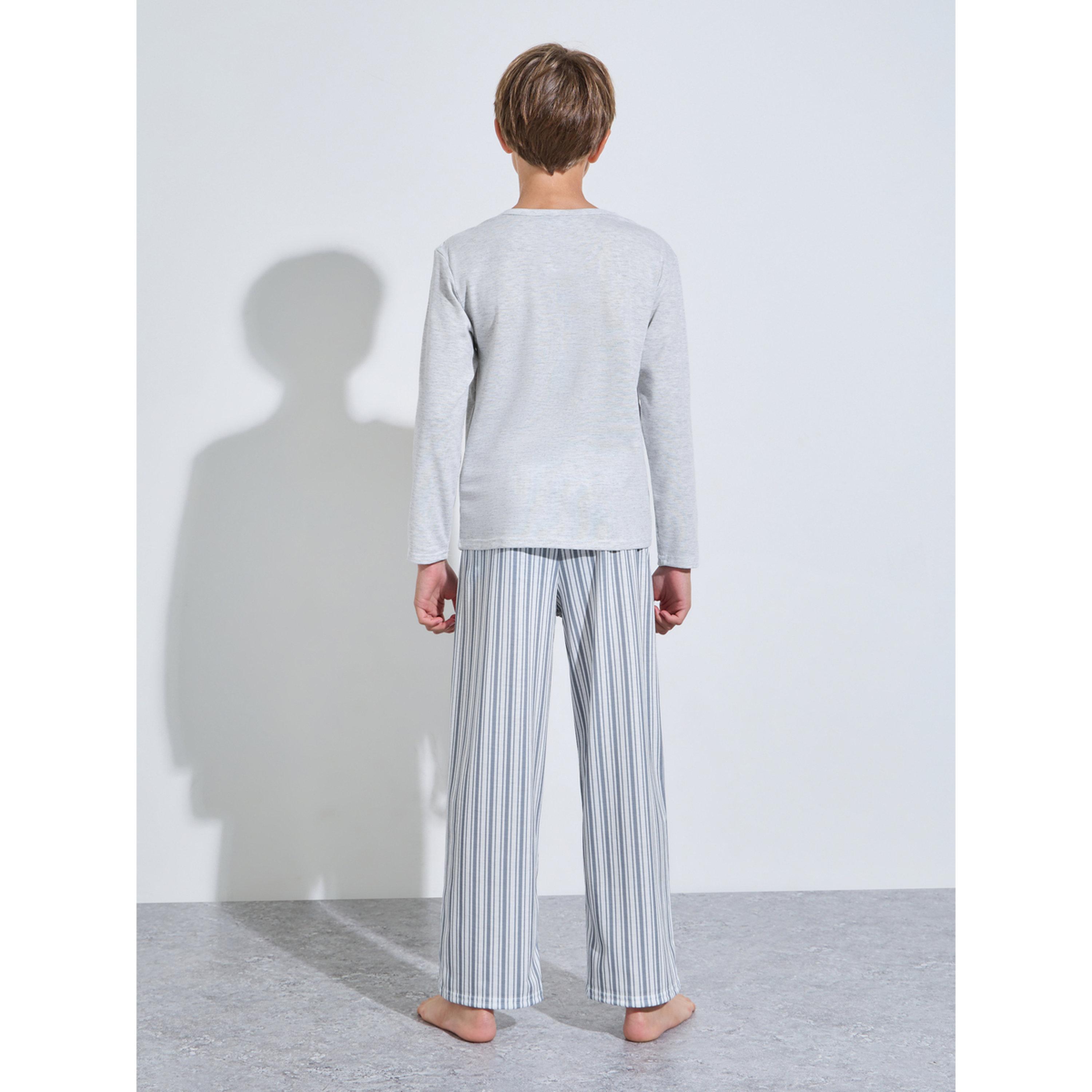 طقم بيجاما من بنطال مخطط وتيشيرت مطبوع بأكمام طويلة للأولاد باللون الرمادي-boys-clothing-nightwear-image-3