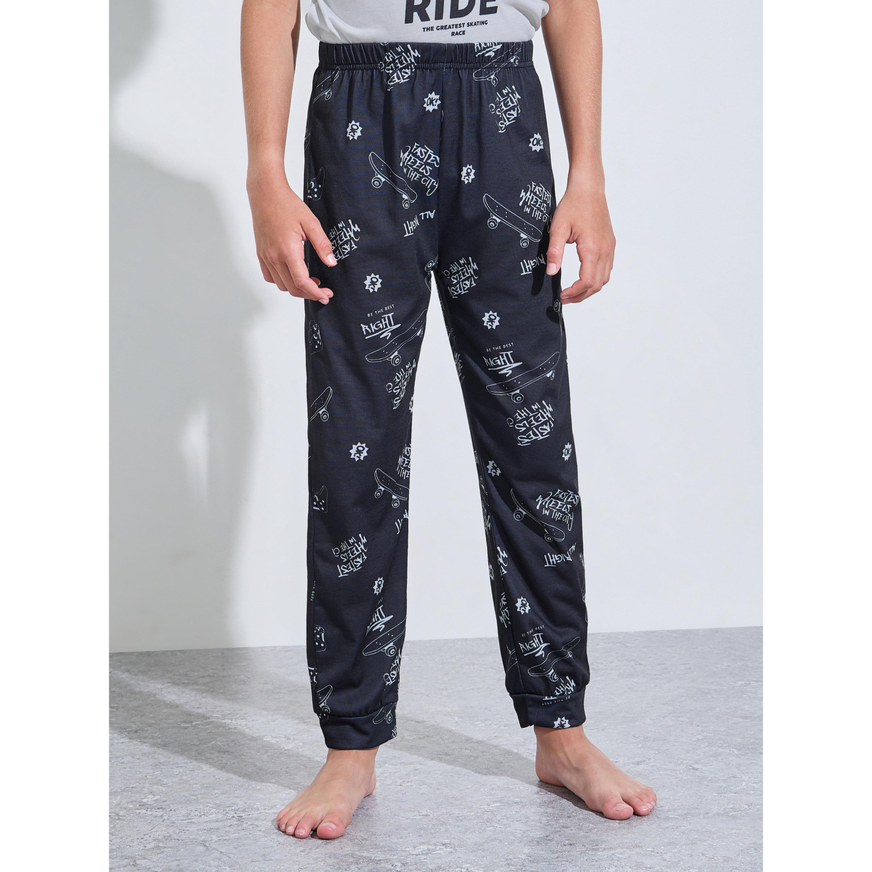 طقم بيجاما من بنطال بأطراف مطاطية وتيشيرت بطبعة جرافيك للأولاد-boys-clothing-nightwear-image-5