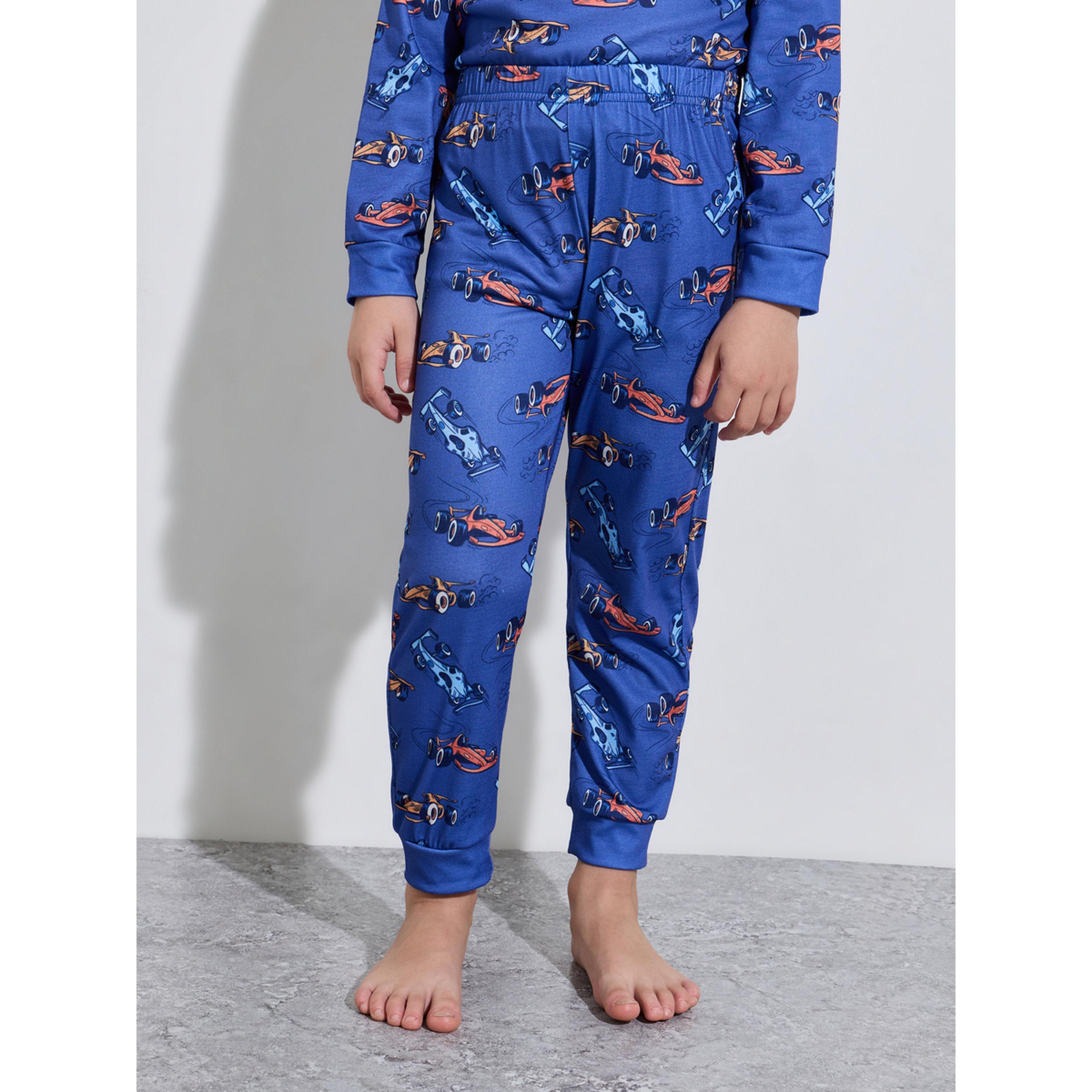 طقم بيجاما للأولاد من بنطال بحافة مطوية وتيشيرت بقصة عادية بطبعة كاملة-boys-clothing-nightwear-image-5