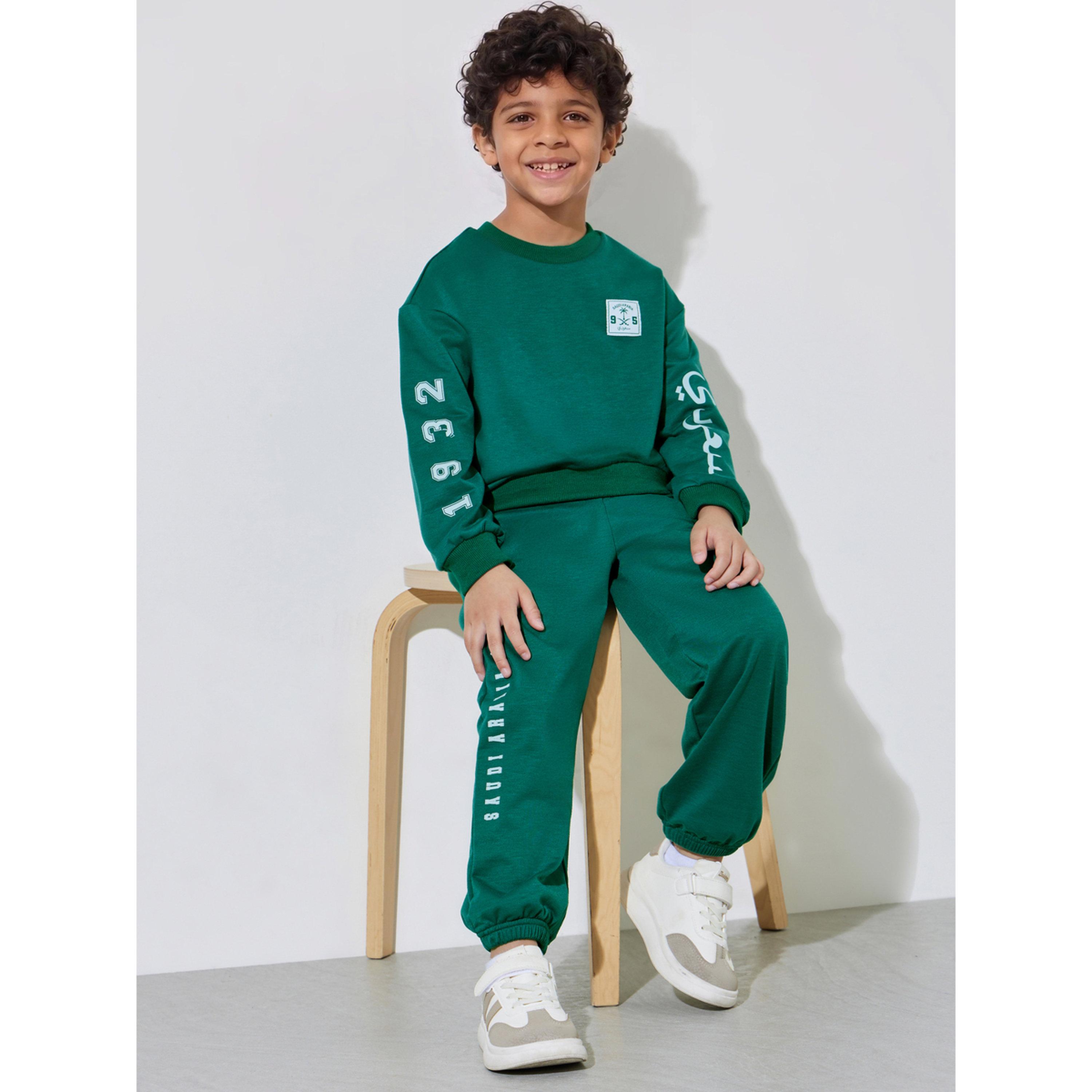 Styli Boys Dark Green KSA National Day Print Sweatshirt and Joggers Set-boys-clothing-setsandcoords-image-4