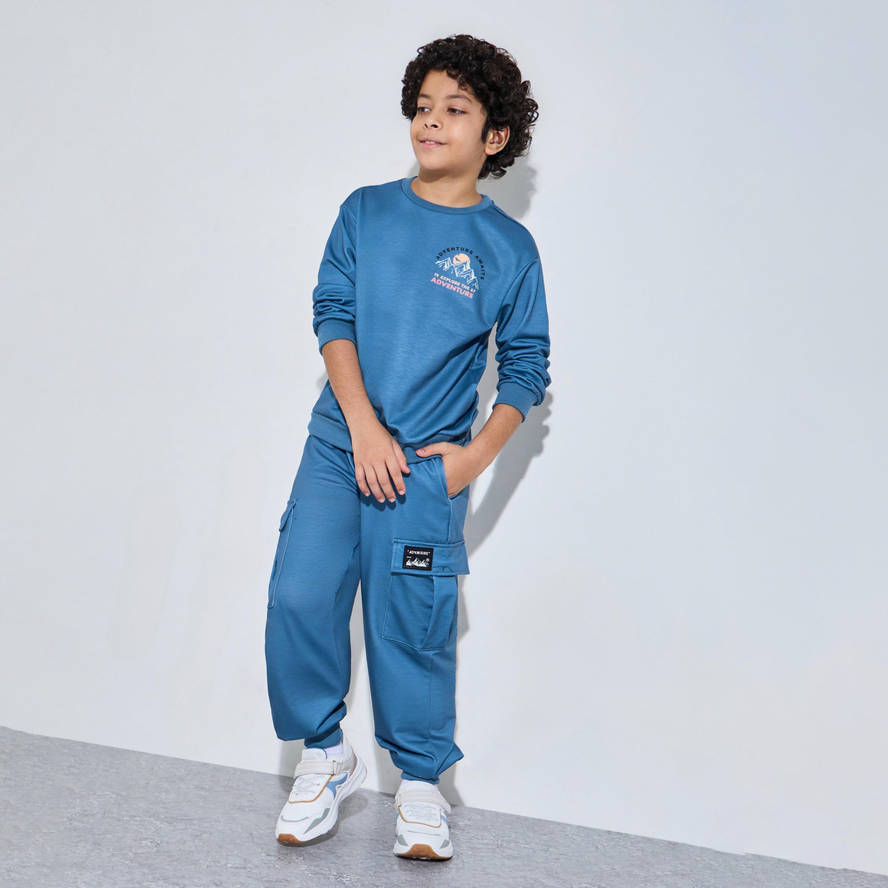 ستيلي طقم سويت شيرت أزرق بطبعة جرافيك وبنطلون جوغر بجيوب كارغو للأولاد المراهقين-boys-clothing-setsandcoords-image-1