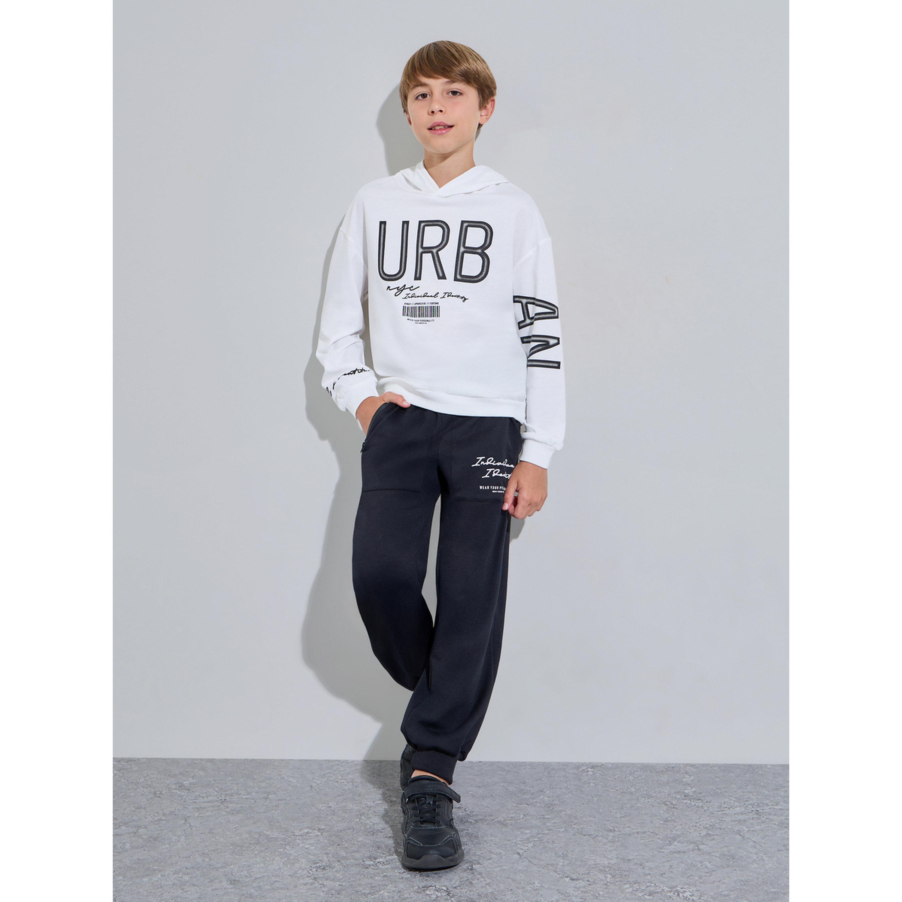 مجموعة من بنطال جوغر وسويت شيرت بقبعة وطبعة جرافيك للأولاد-boys-clothing-setsandcoords-image-1