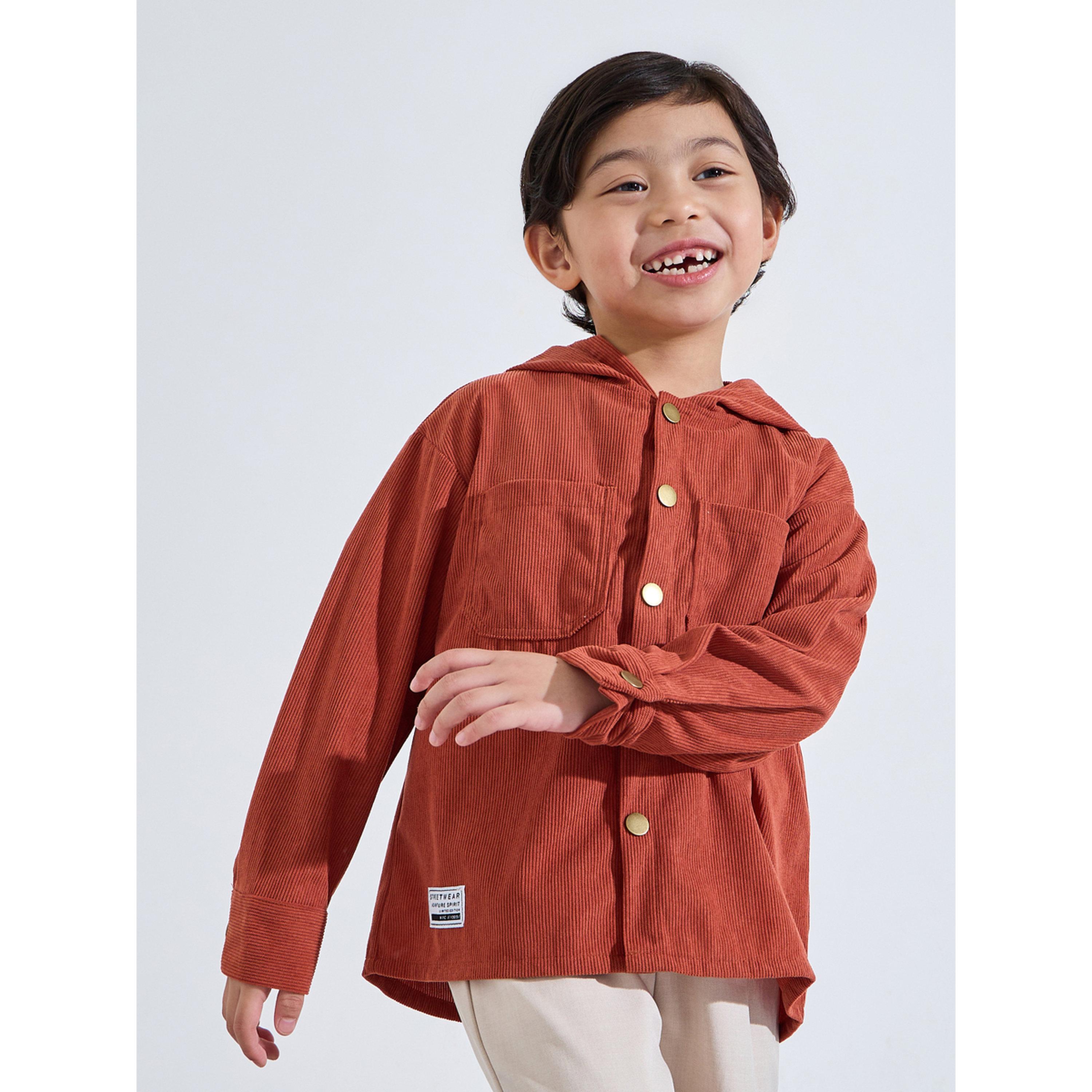قميص جاكيت كوردروي بأزرار كبس وغطاء رأس واسع للأولاد-boys-clothing-shirts-image-1
