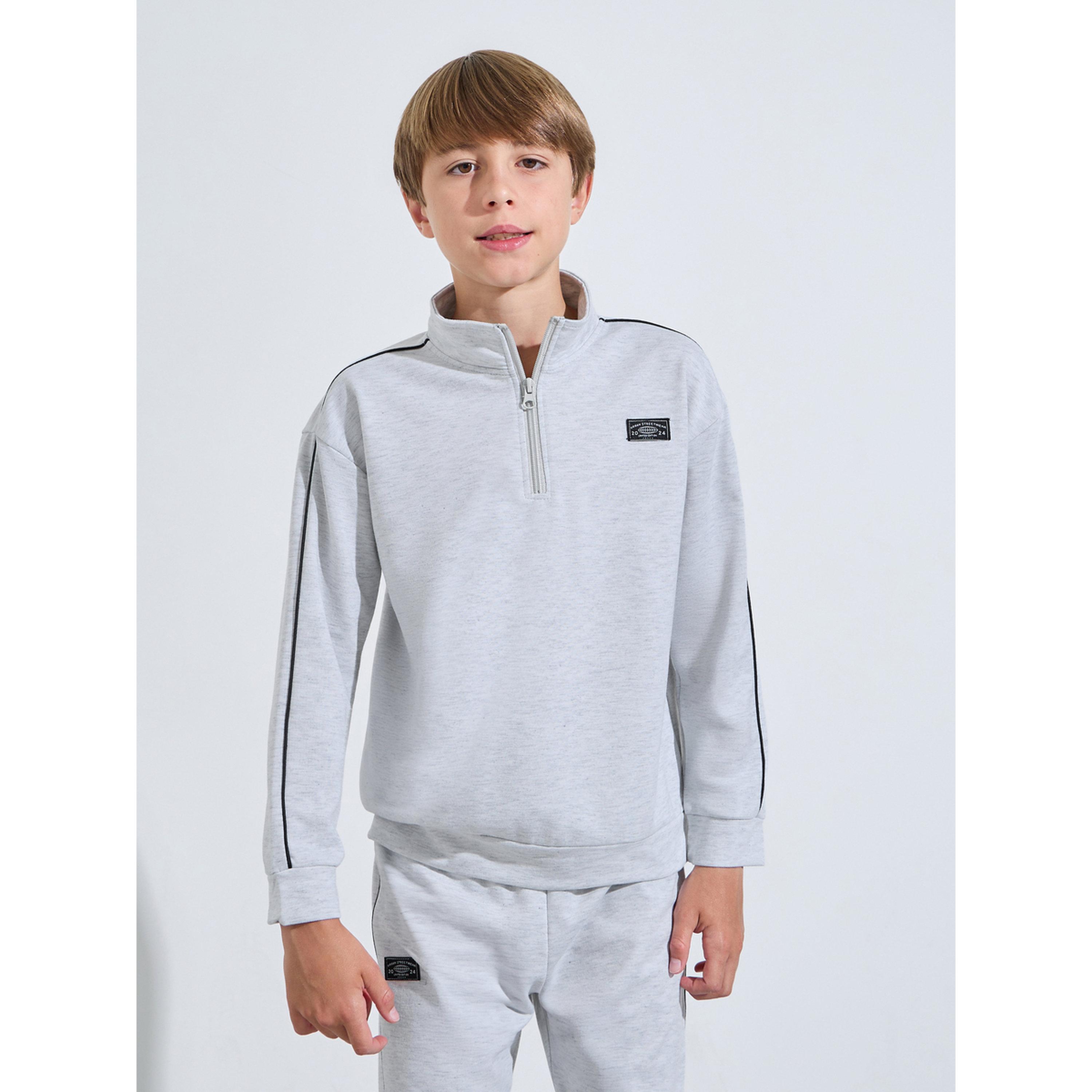 مجموعة من بنطال جوغر وسويت شيرت بسحاب نصفي وتفاصيل رقع للأولاد باللون الرمادي-boys-clothing-setsandcoords-image-2