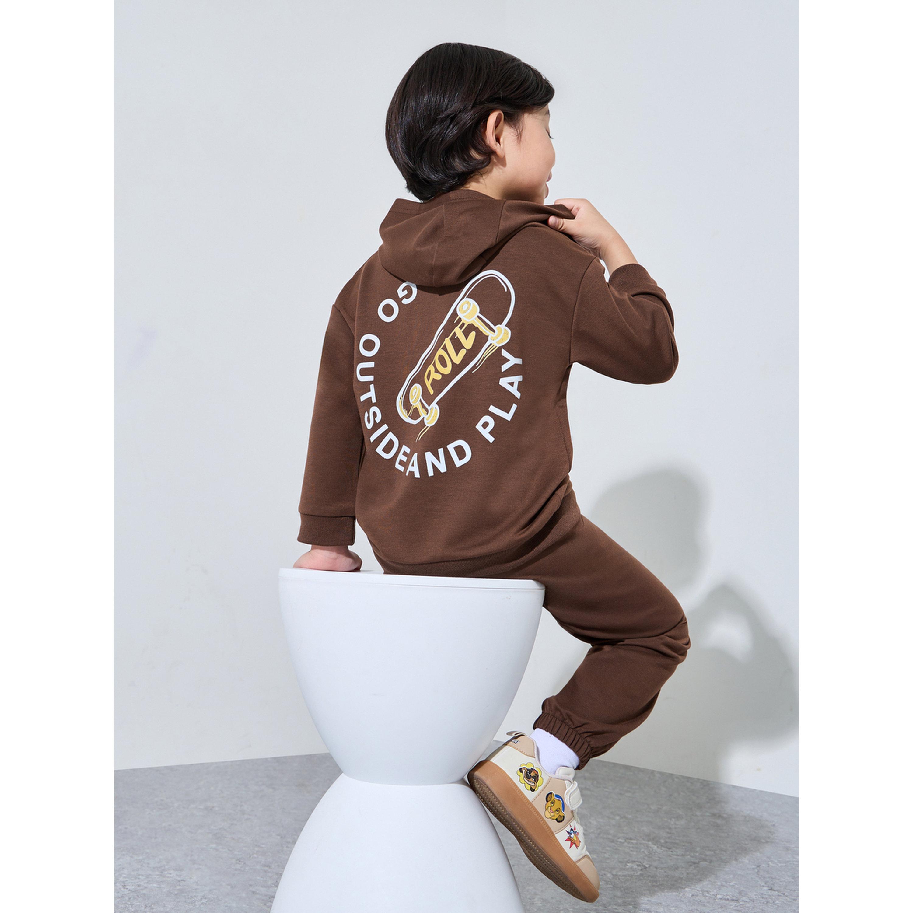 طقم من جوغر وهودي وطبعة لوح تزلج للأولاد-boys-clothing-setsandcoords-image-4