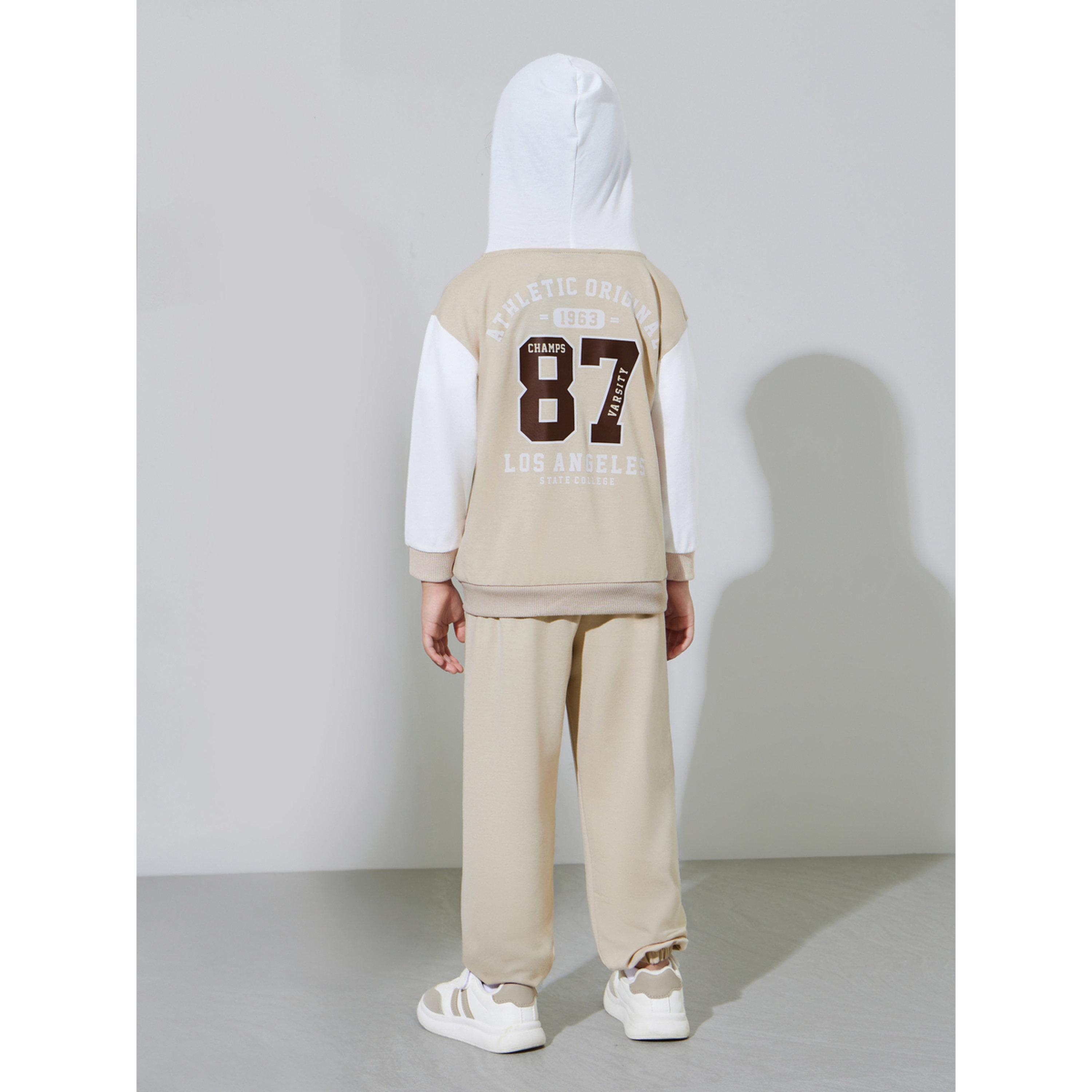 مجموعة من بنطال جوغر وجاكيت مطبوع واسع بمحواة للأولاد باللون البيج-boys-clothing-setsandcoords-image-3