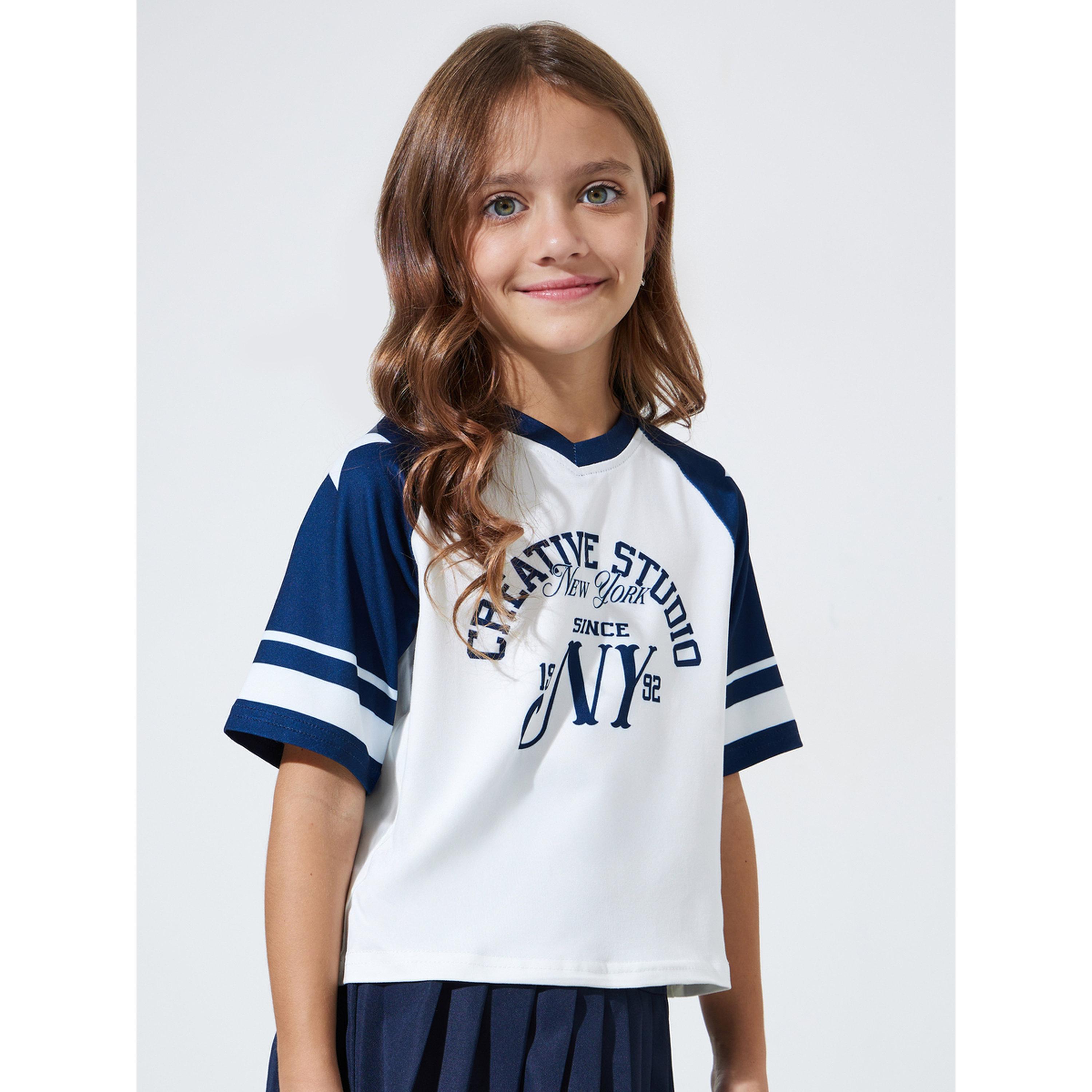 مجموعة من تنورة سادة بكسرات وتيشيرت واسع بطبعة جرافيك للبنات-girls-clothing-setsandcoords-image-2