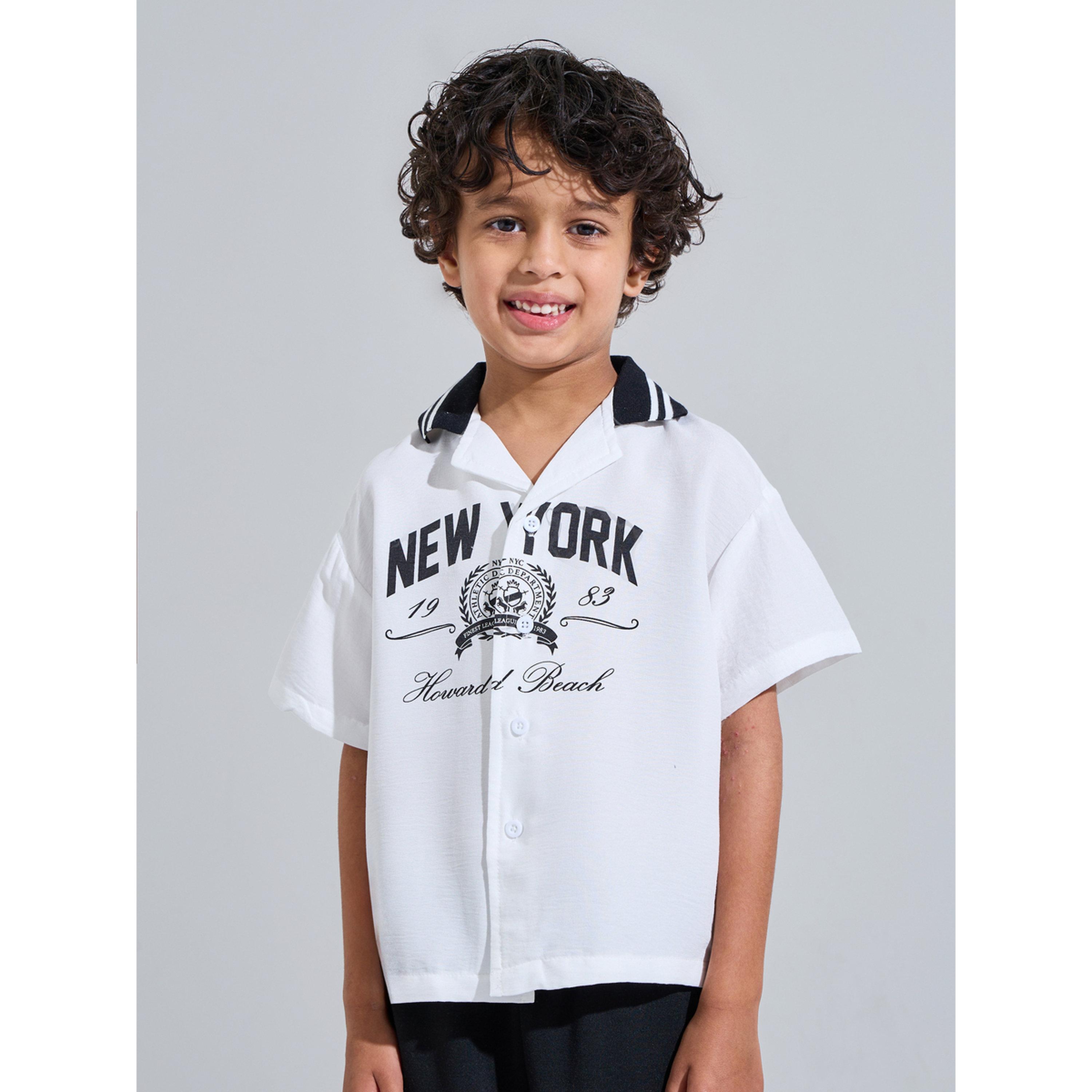 قميص واسع وياقة متباينة بطبعة جرافيك للأولاد - أوف وايت-boys-clothing-shirts-image-1