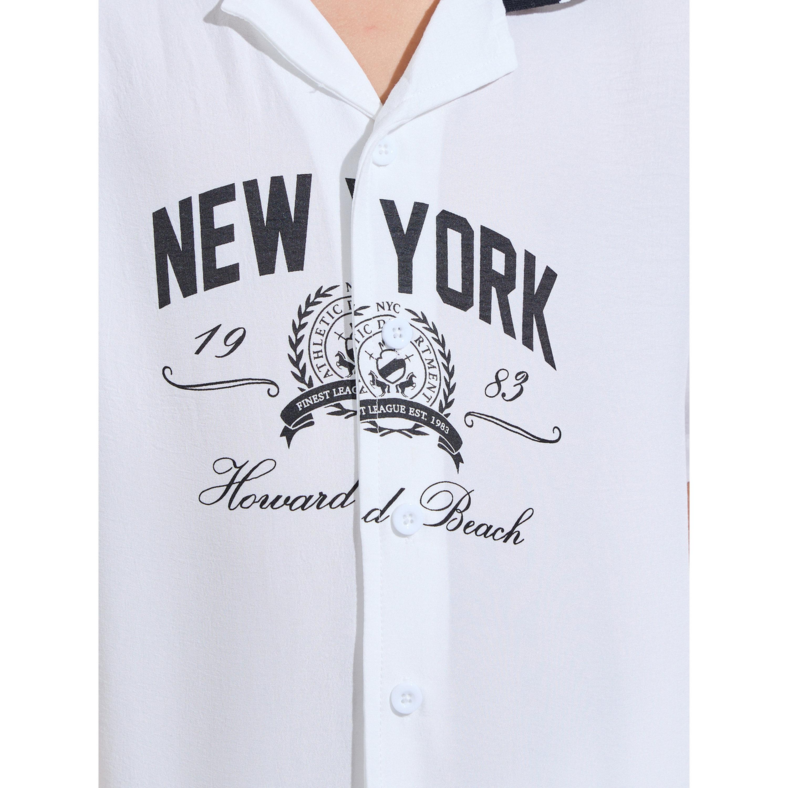 قميص بأكمام قصيرة وطبعة جرافيك وياقة متباينة للأولاد باللون أوف وايت-boys-clothing-shirts-image-4