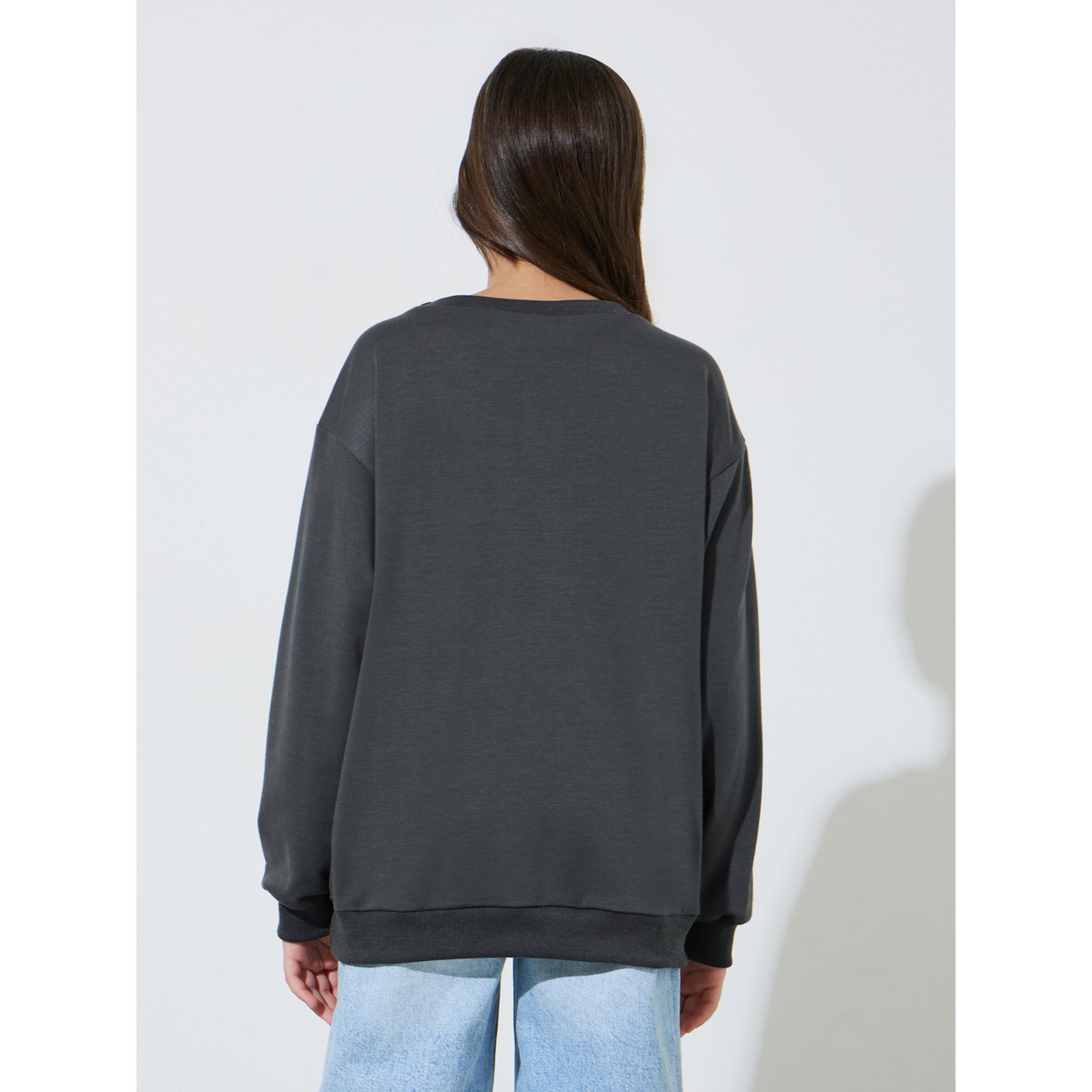 سويت شيرت واسع بتفاصيل مزينة باللون الرمادي للبنات-girls-clothing-sweatshirts-image-3
