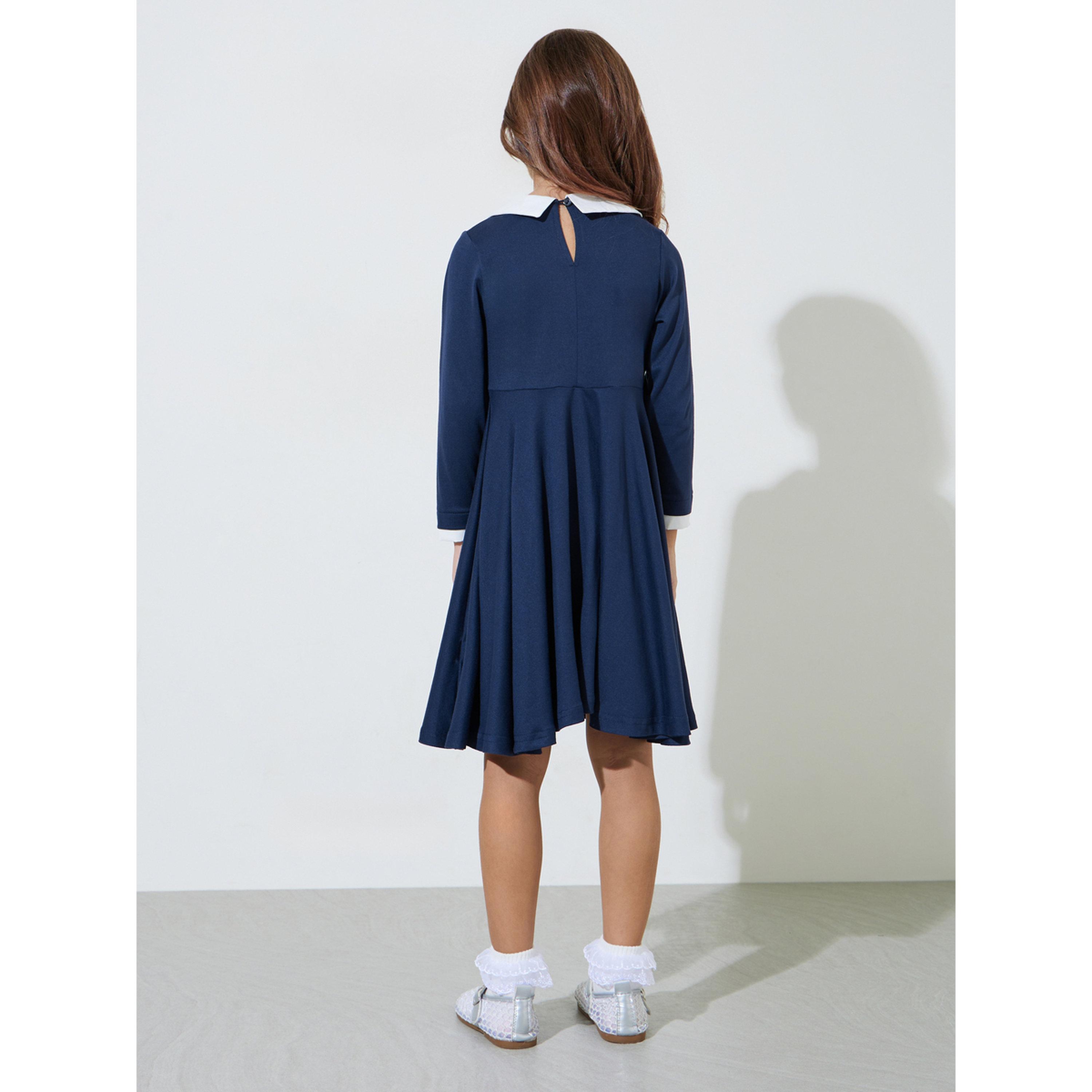 ستايلي - فستان ميدي للبنات باللون الأزرق الداكن مزين بأزرار وياقة بيتر بان وقصة واسعة-girls-clothing-dressesandjumpsuits-image-3