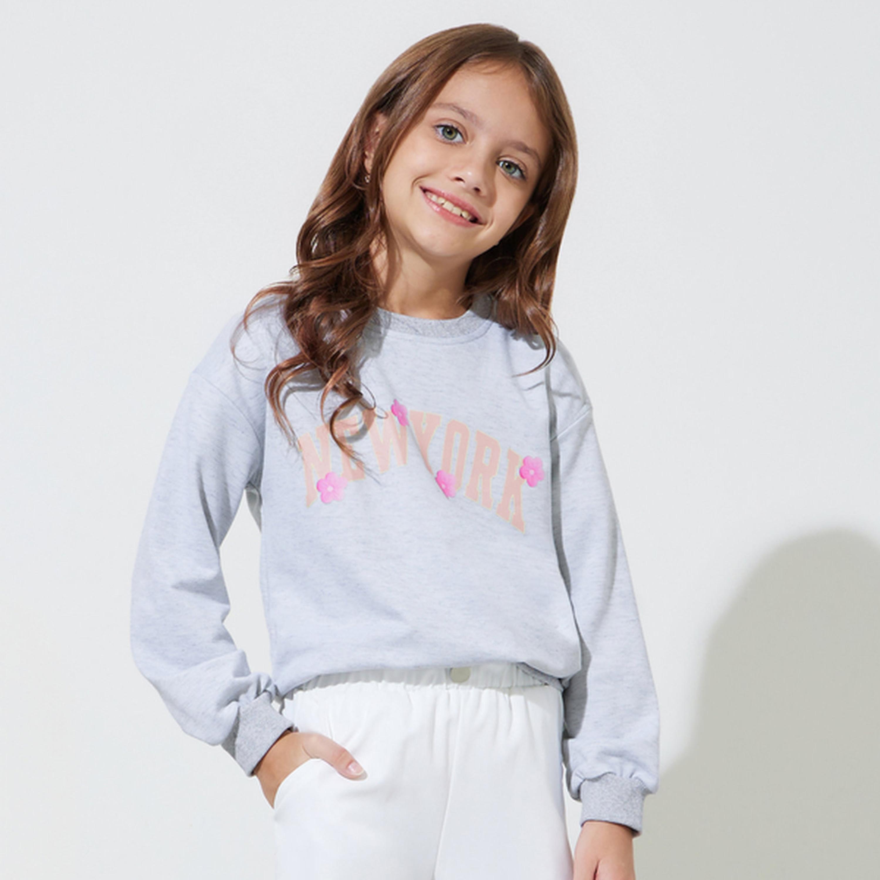 ستايلي - سويت شيرت رمادي فضفاض للبنات برسومات جرافيكية-sports-girls-clothing-tops-image-1
