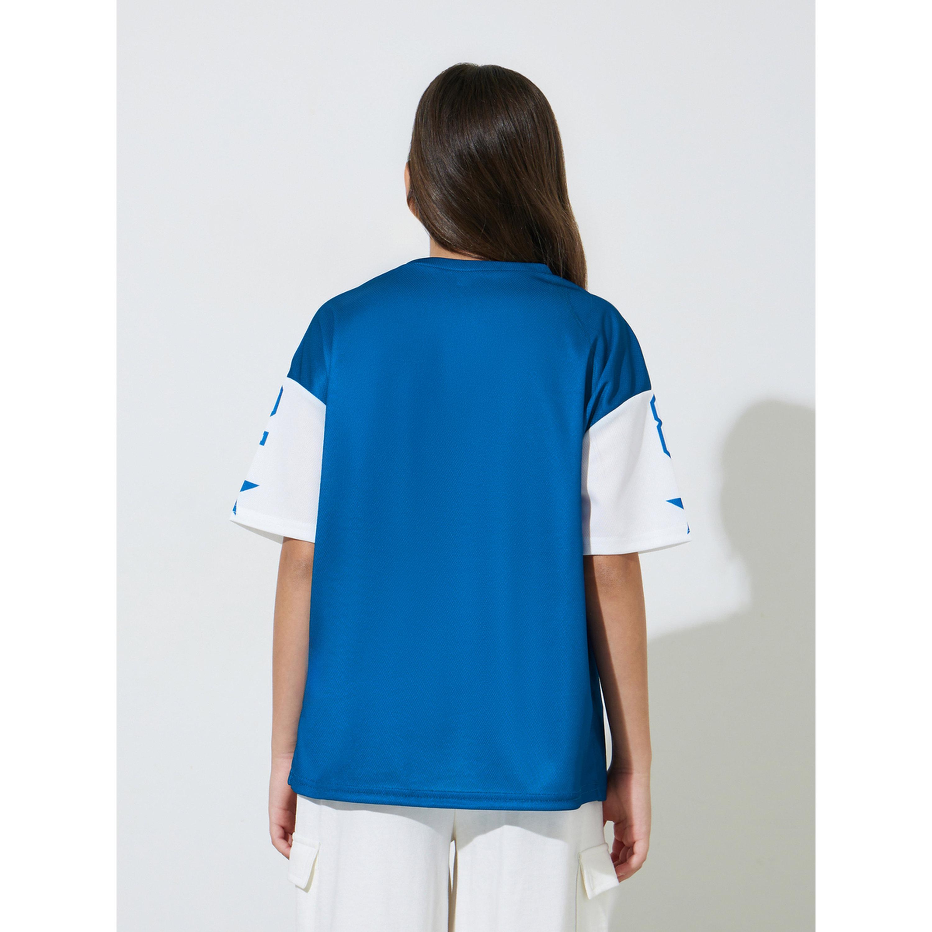 Styli Teen Girls Blue Graphic Print V-Neck Oversized T-Shirt-sports-girls-clothing-tops-image-3