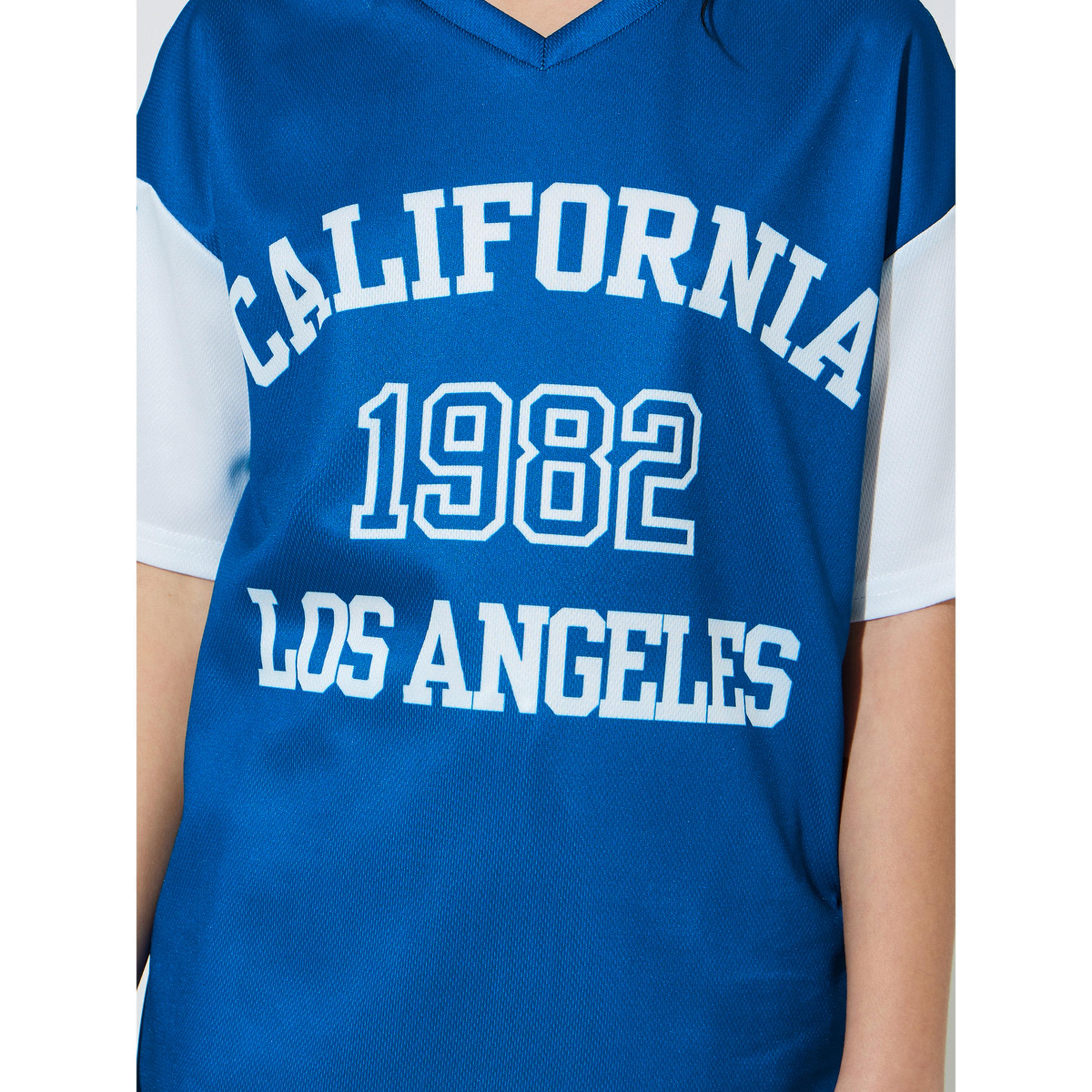 Styli Teen Girls Blue Graphic Print V-Neck Oversized T-Shirt-sports-girls-clothing-tops-image-4