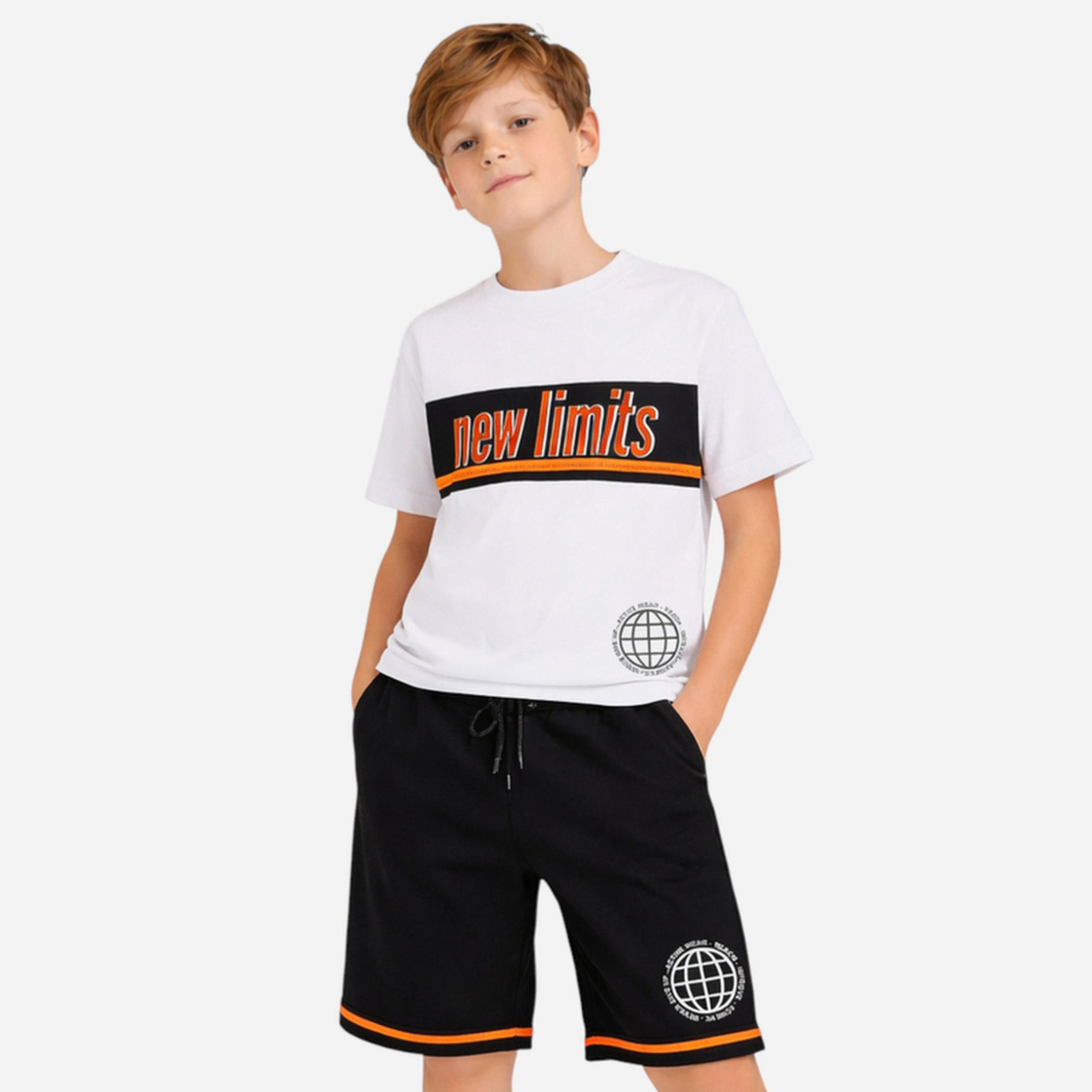 مجموعة من شورت وتيشيرت بقصة مريحة وطبعة كتابة للأولاد-boys-clothing-setsandcoords-image-1