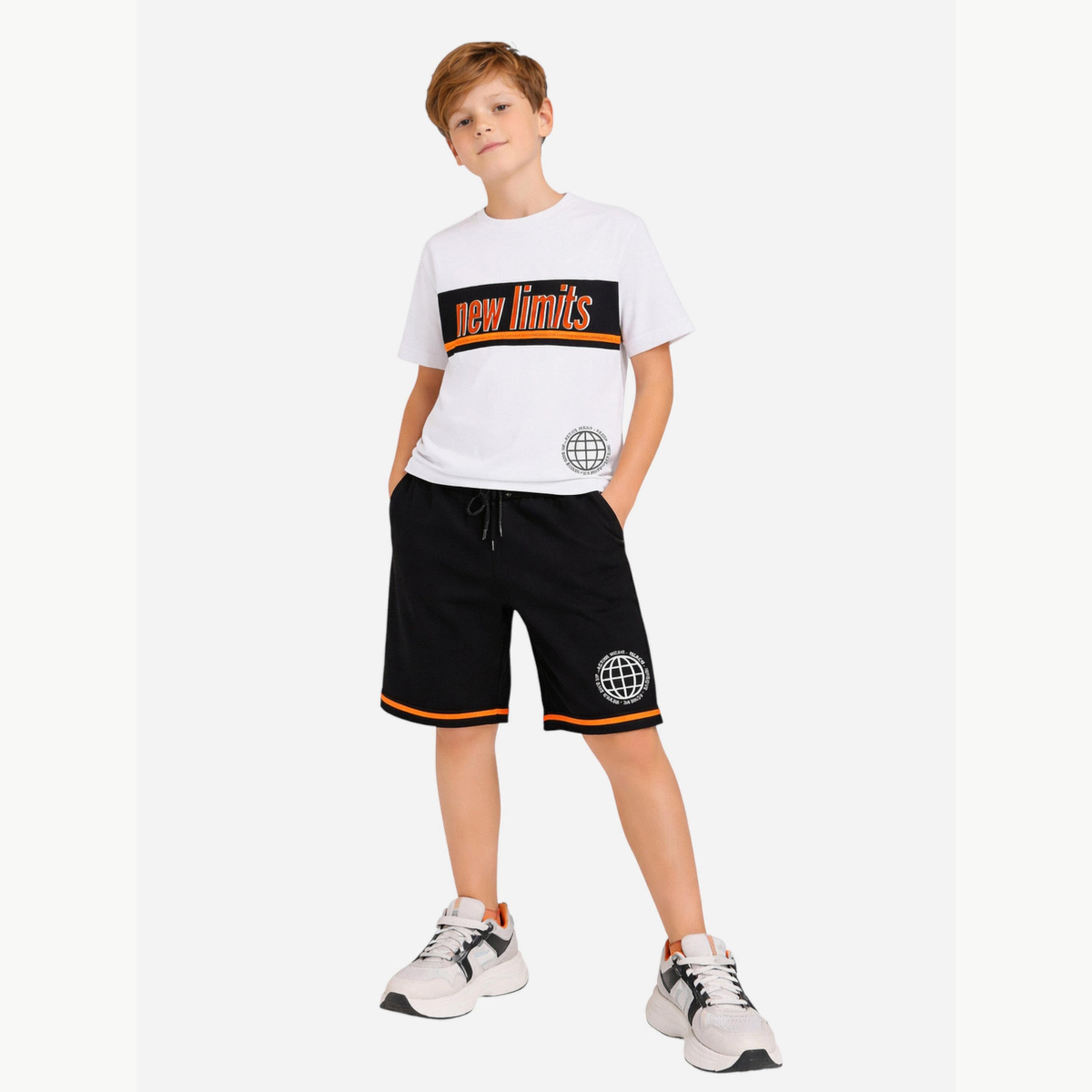 مجموعة من شورت وتيشيرت بقصة مريحة وطبعة كتابة للأولاد-boys-clothing-setsandcoords-image-2