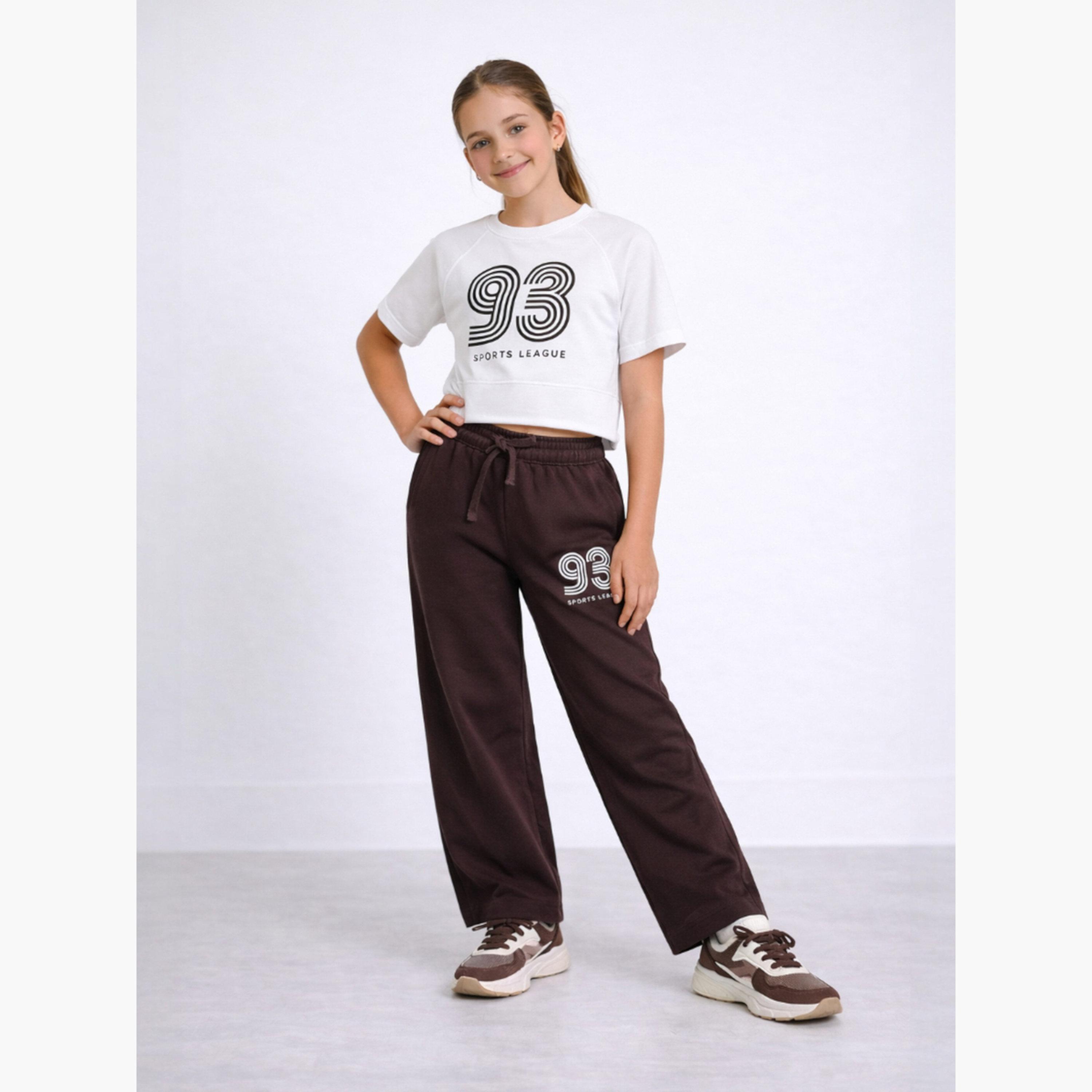 مجموعة من بنطال وتيشيرت بقصة بوكسي بطبعة-girls-clothing-setsandcoords-image-1