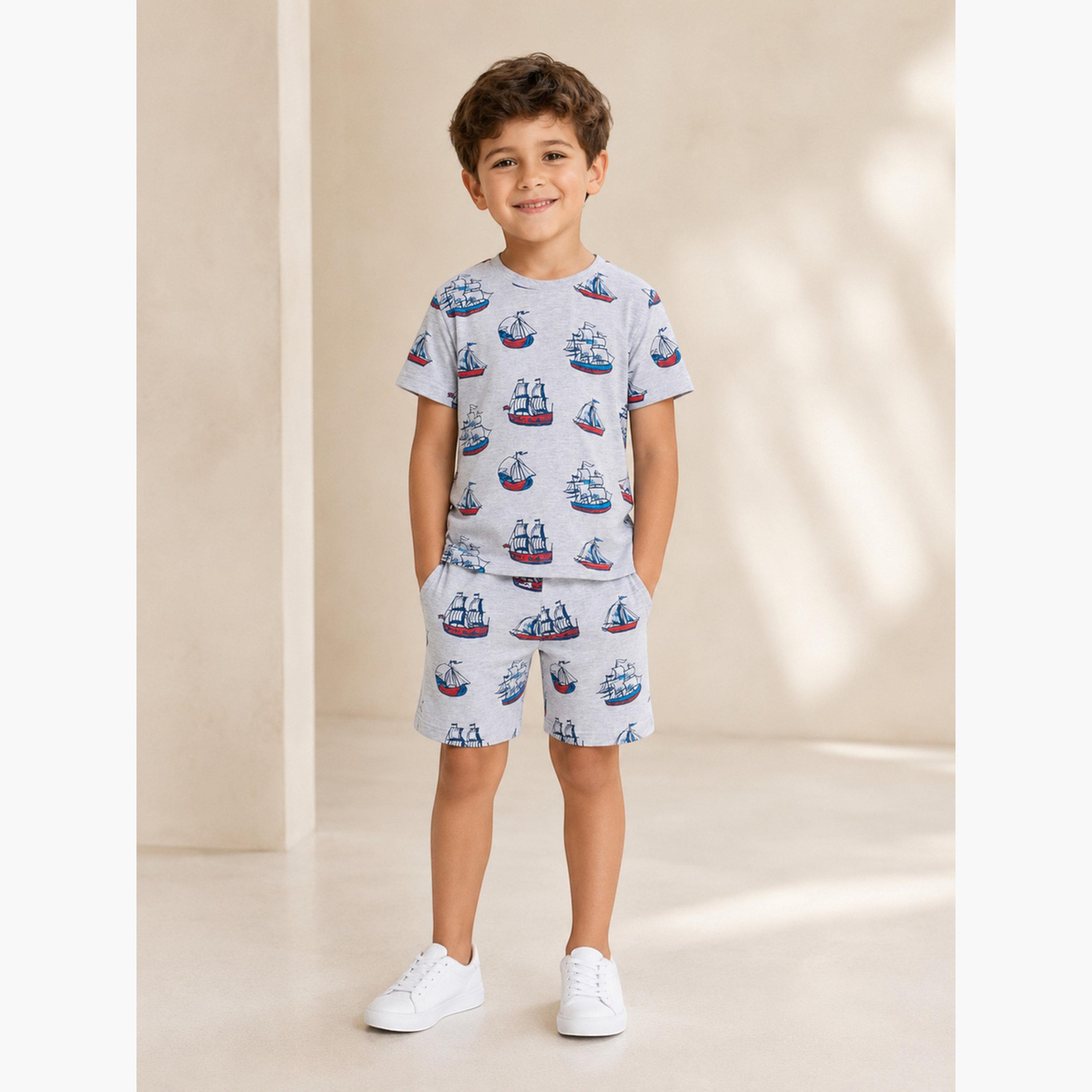 مجموعة من شورت وتيشيرت بطبعة-boys-clothing-setsandcoords-image-2
