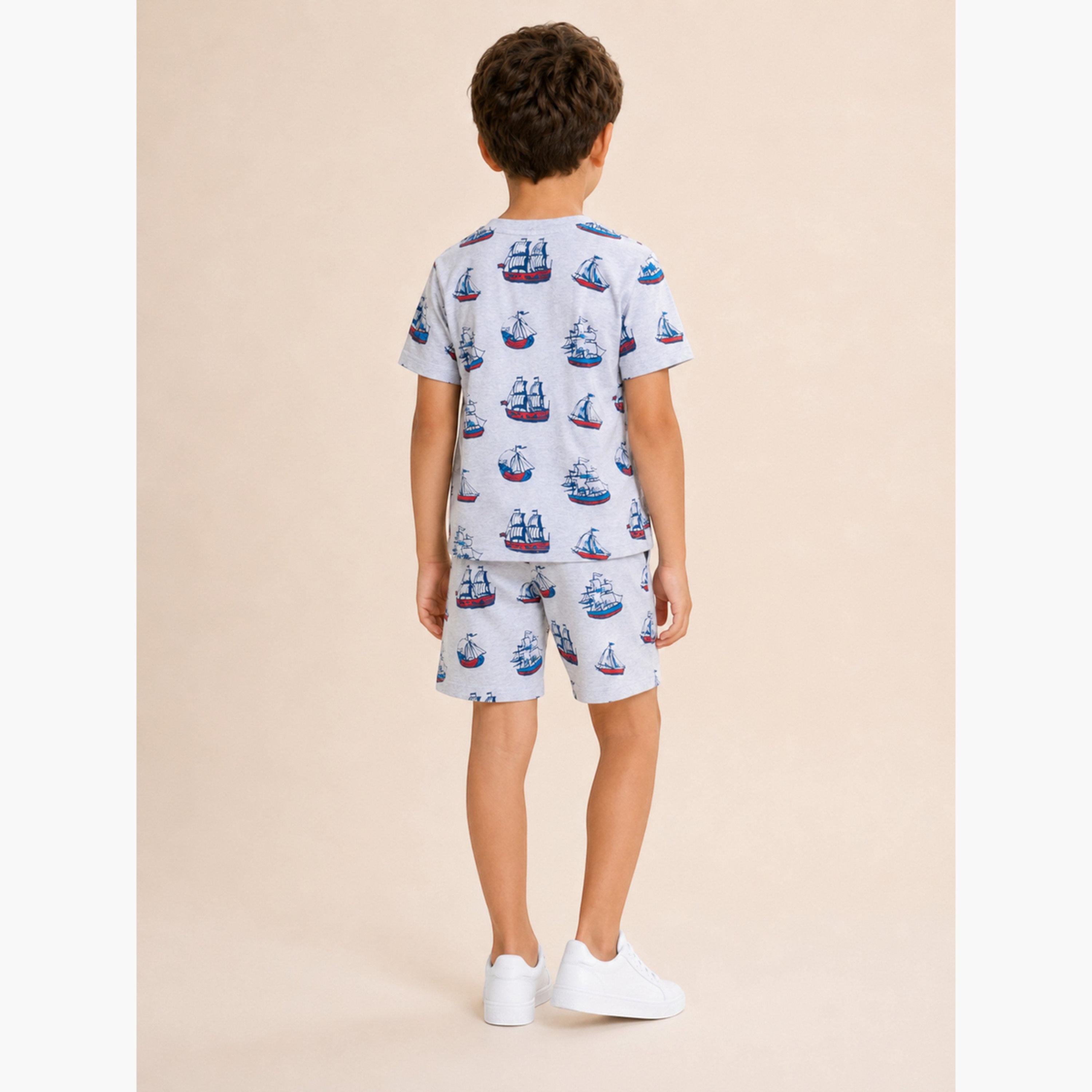 مجموعة من شورت وتيشيرت بطبعة-boys-clothing-setsandcoords-image-3