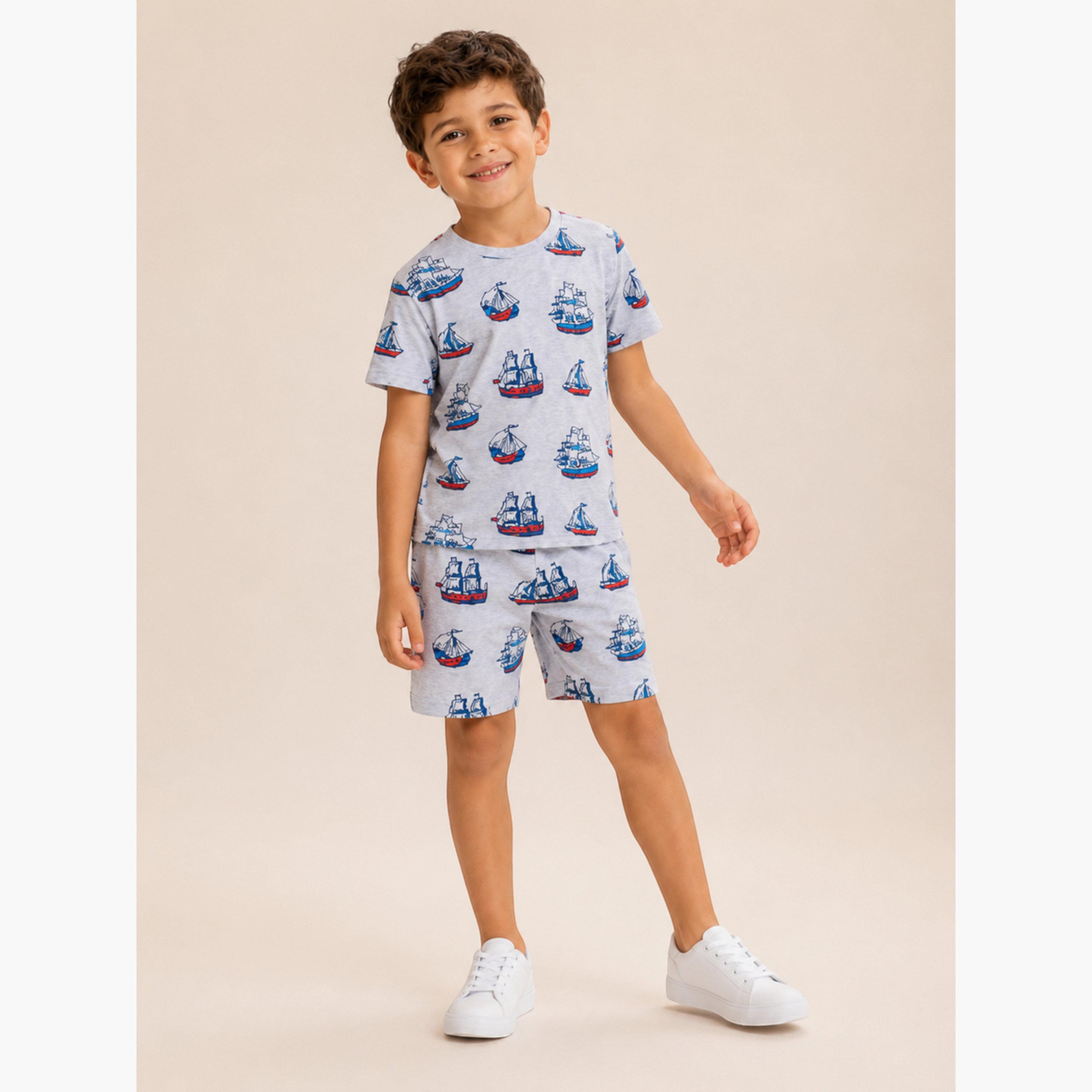 مجموعة من شورت وتيشيرت بطبعة-boys-clothing-setsandcoords-image-4