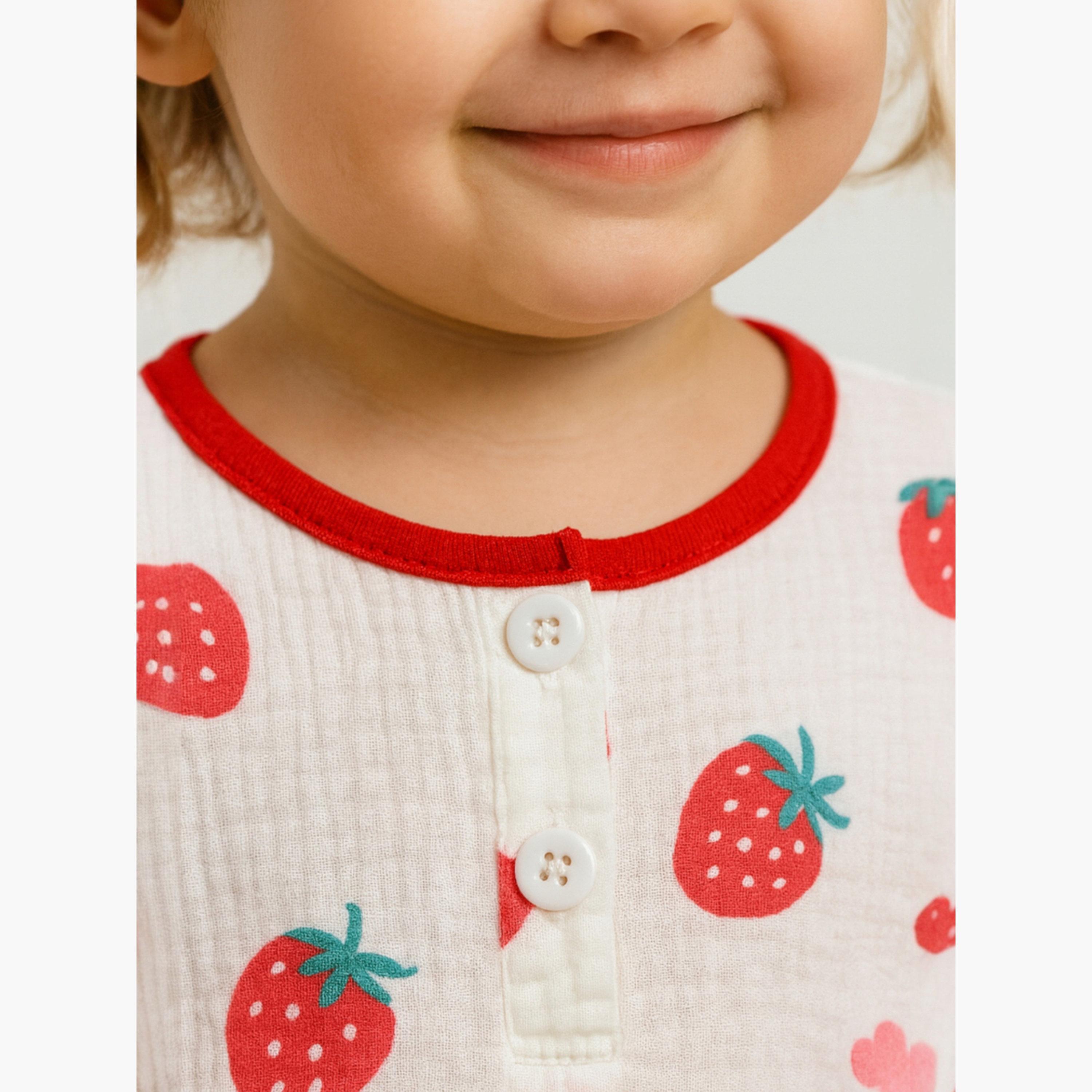 طقم بيجاما من بنطال وبلوزة قطن بطبعة فراولة-girls-clothing-nightwear-image-5