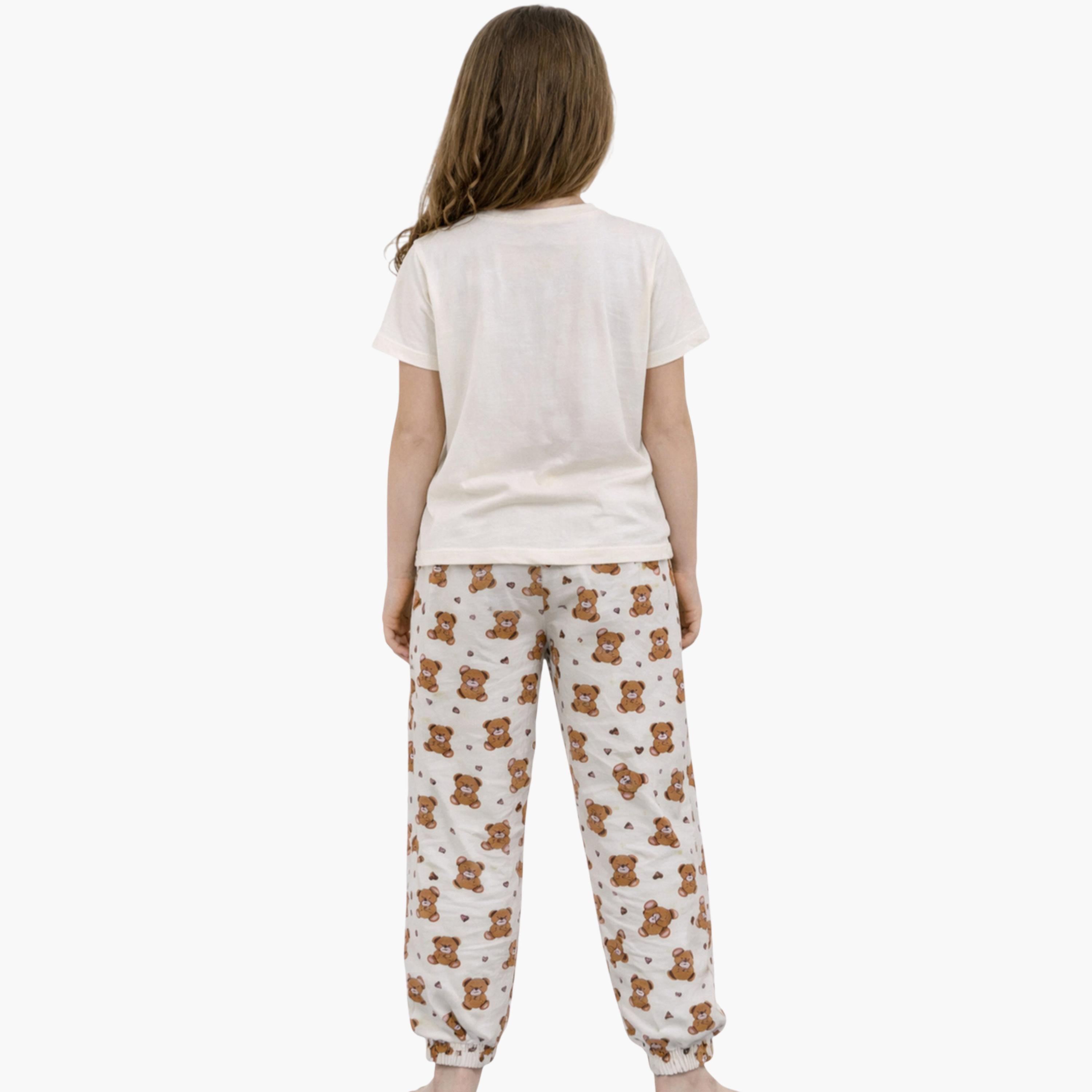 طقم بيجاما من بنطال بحافة مطوية وتيشيرت بطبعة-girls-clothing-nightwear-image-3