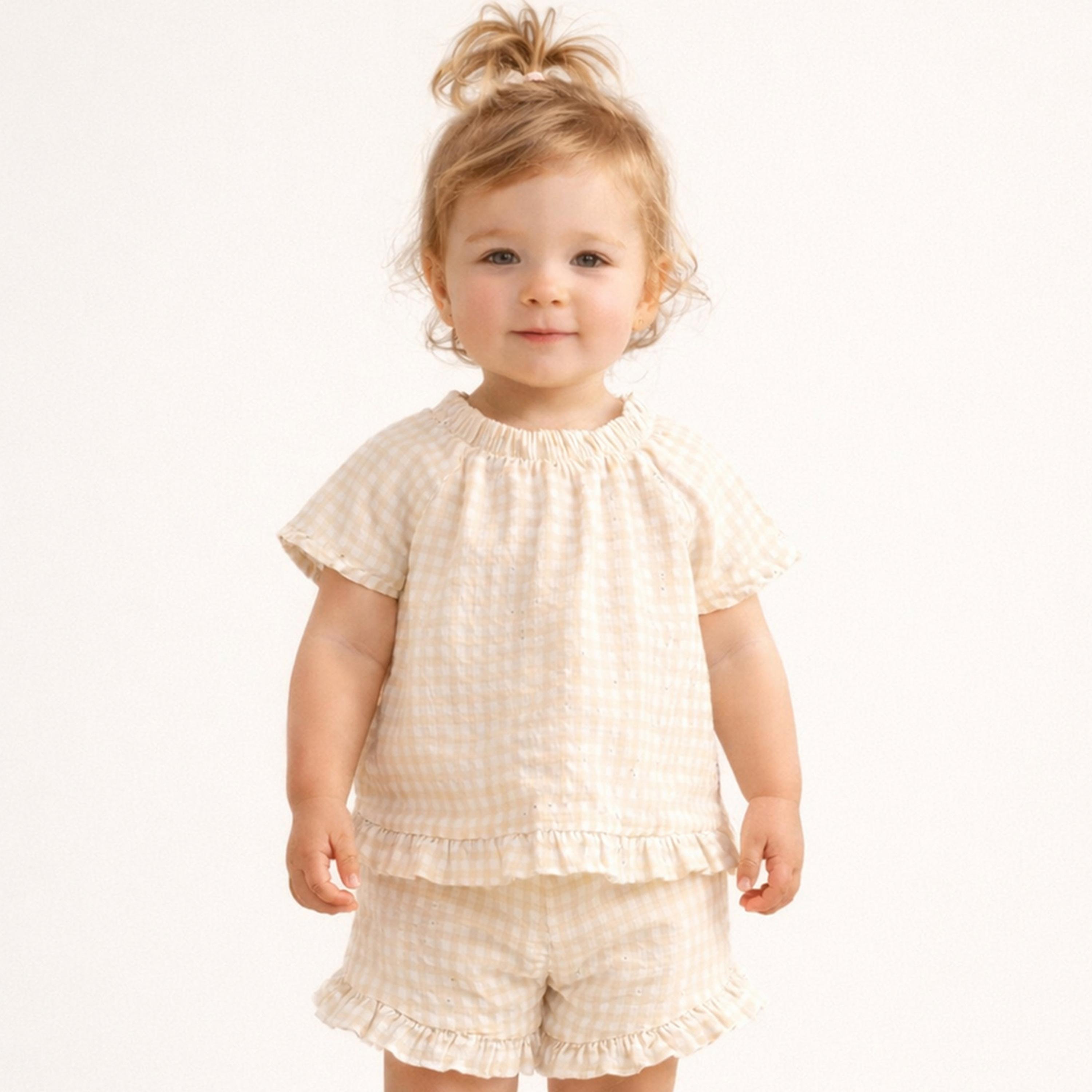 مجموعة من شورت وبلوزة بتفاصيل كشكش كاروهات-girls-clothing-setsandcoords-image-1