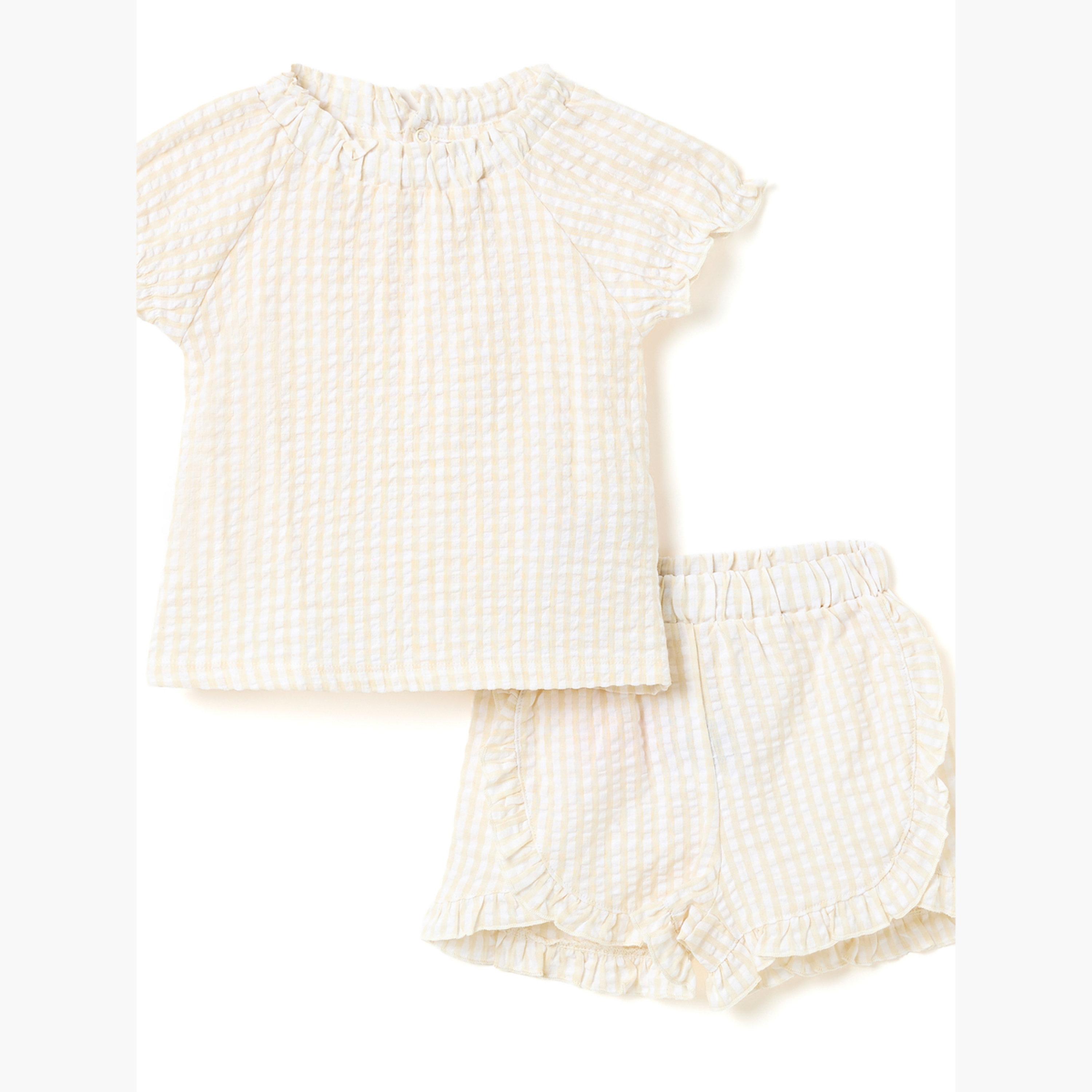 مجموعة من شورت وبلوزة بتفاصيل كشكش كاروهات-girls-clothing-setsandcoords-image-4