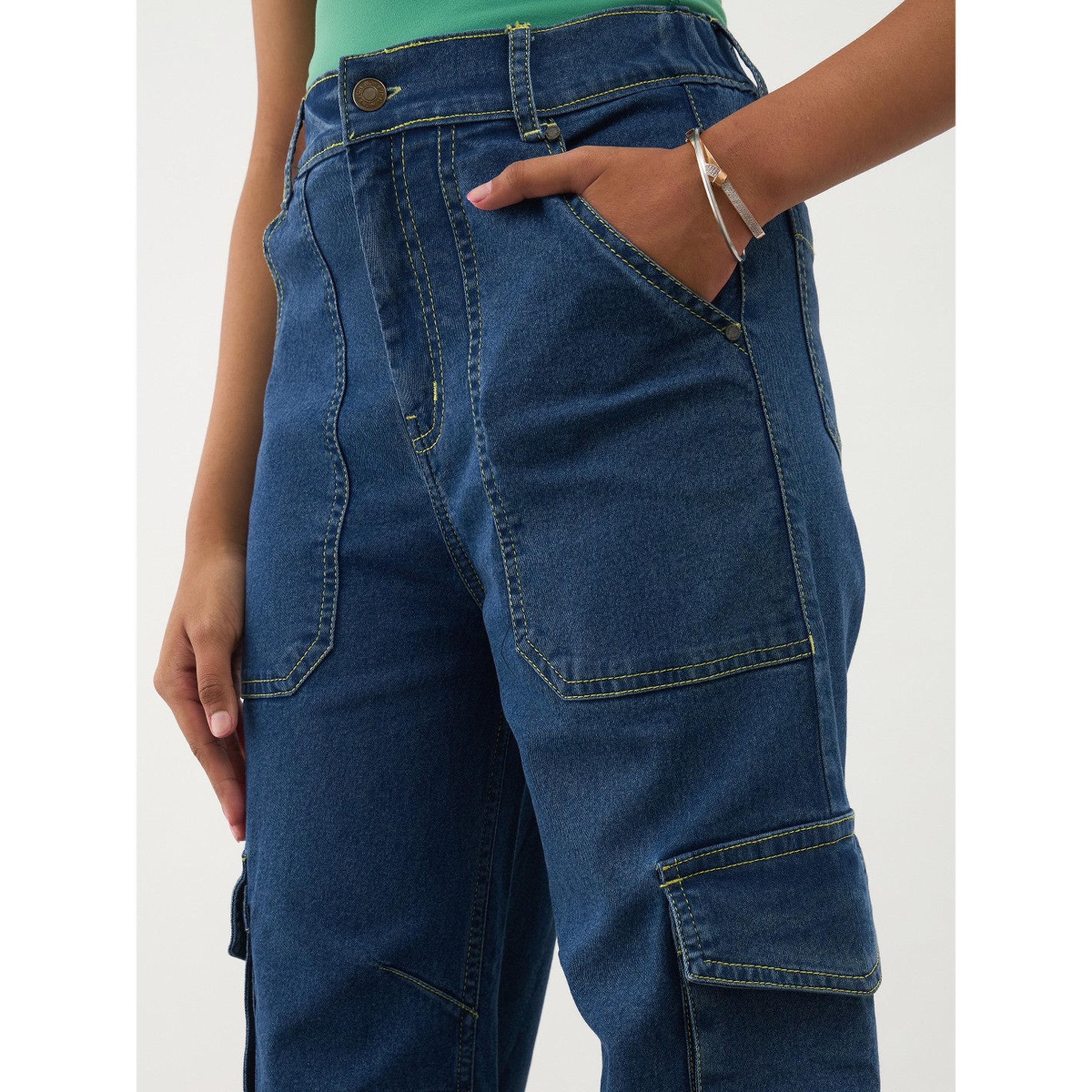 جينز كارجو دنيم بتفاصيل درزات متباينة وجيوب باللون الكحلي-girls-clothing-bottoms-jeansandjeggings-image-4