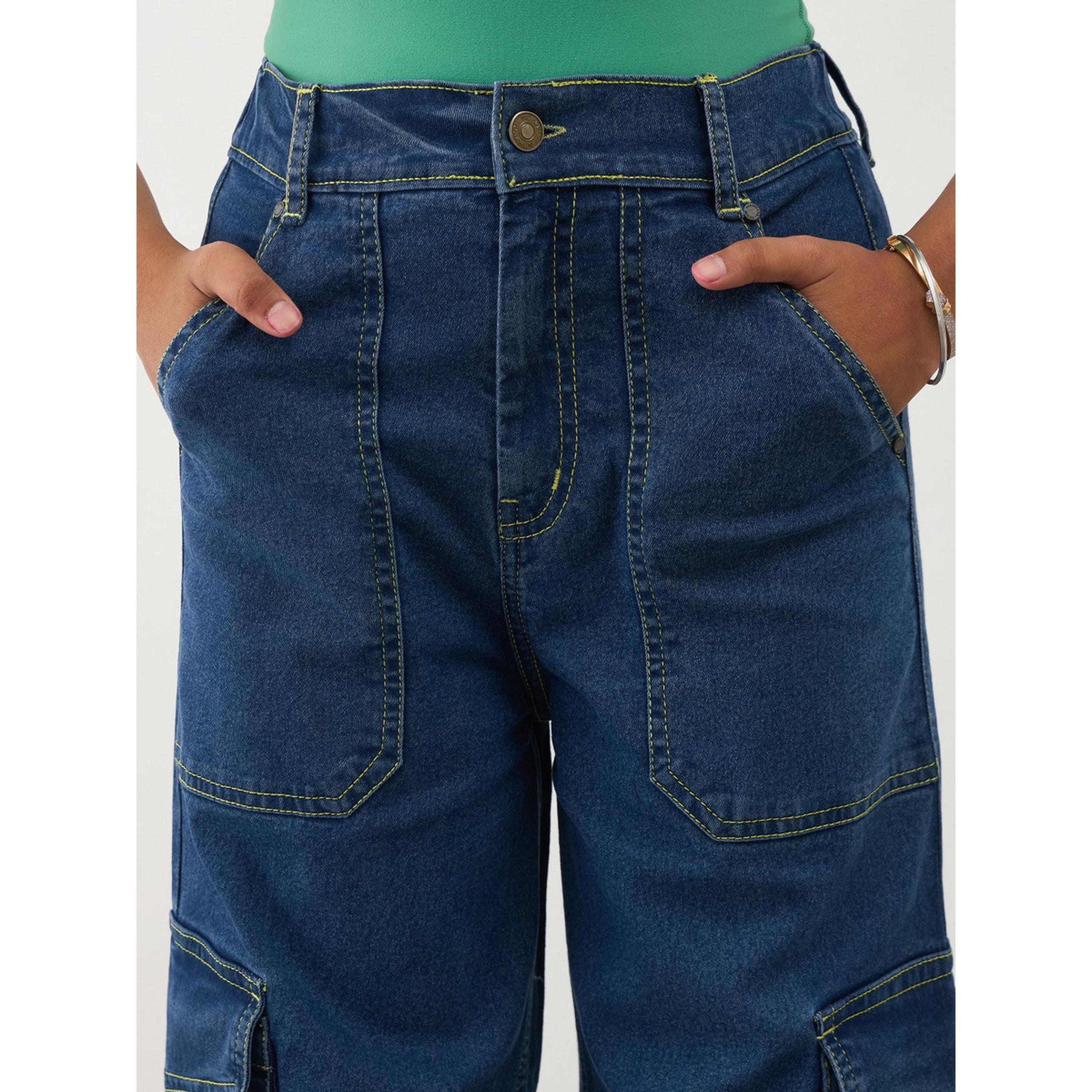 جينز كارجو دنيم بتفاصيل درزات متباينة وجيوب باللون الكحلي-girls-clothing-bottoms-jeansandjeggings-image-5