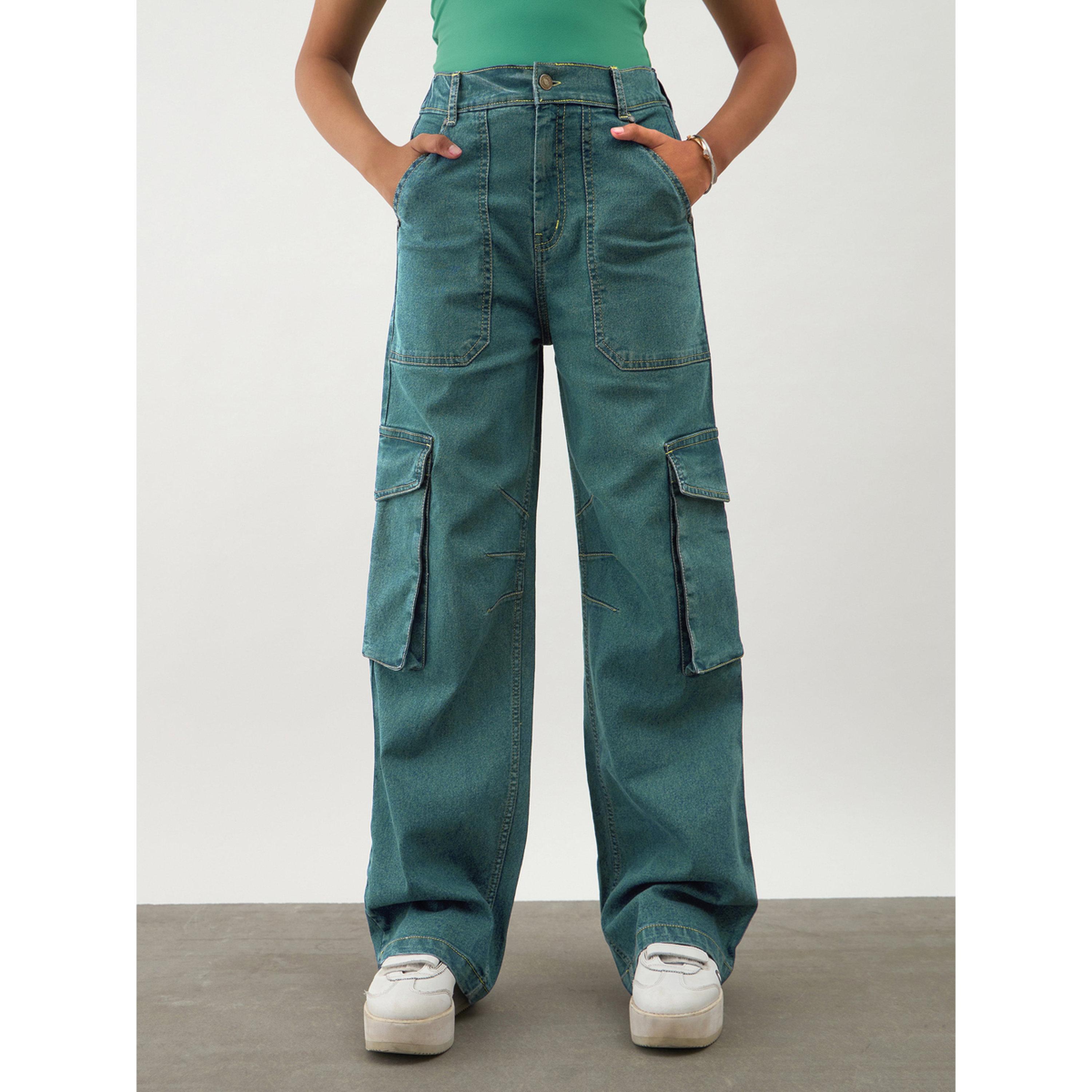 جينز كارجو دنيم مغسول بتفاصيل درزات متباينة وجيوب باللون الأخضر-girls-clothing-bottoms-jeansandjeggings-image-1