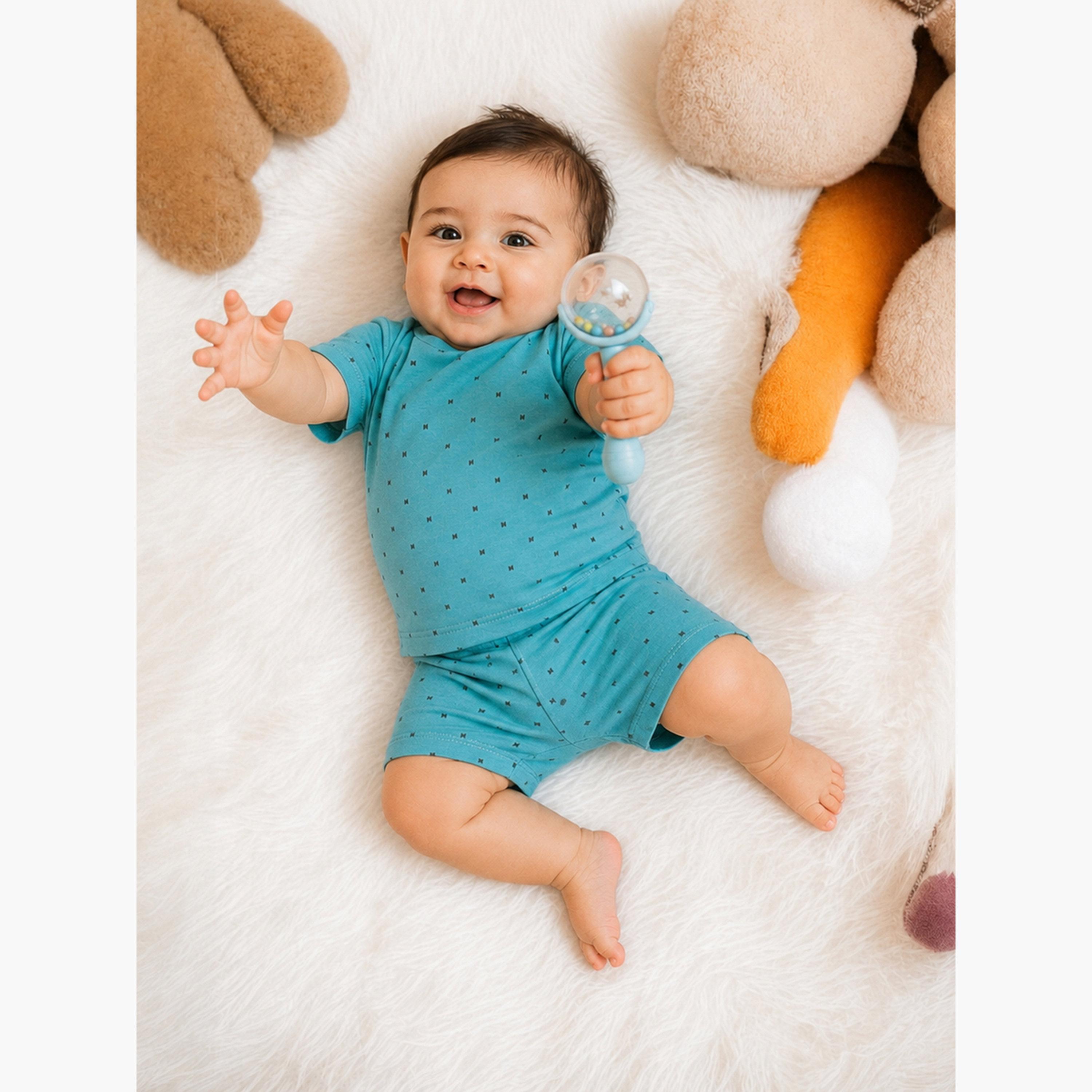 مجموعة من شورت وتيشيرت بطبعة-boys-clothing-setsandcoords-image-2