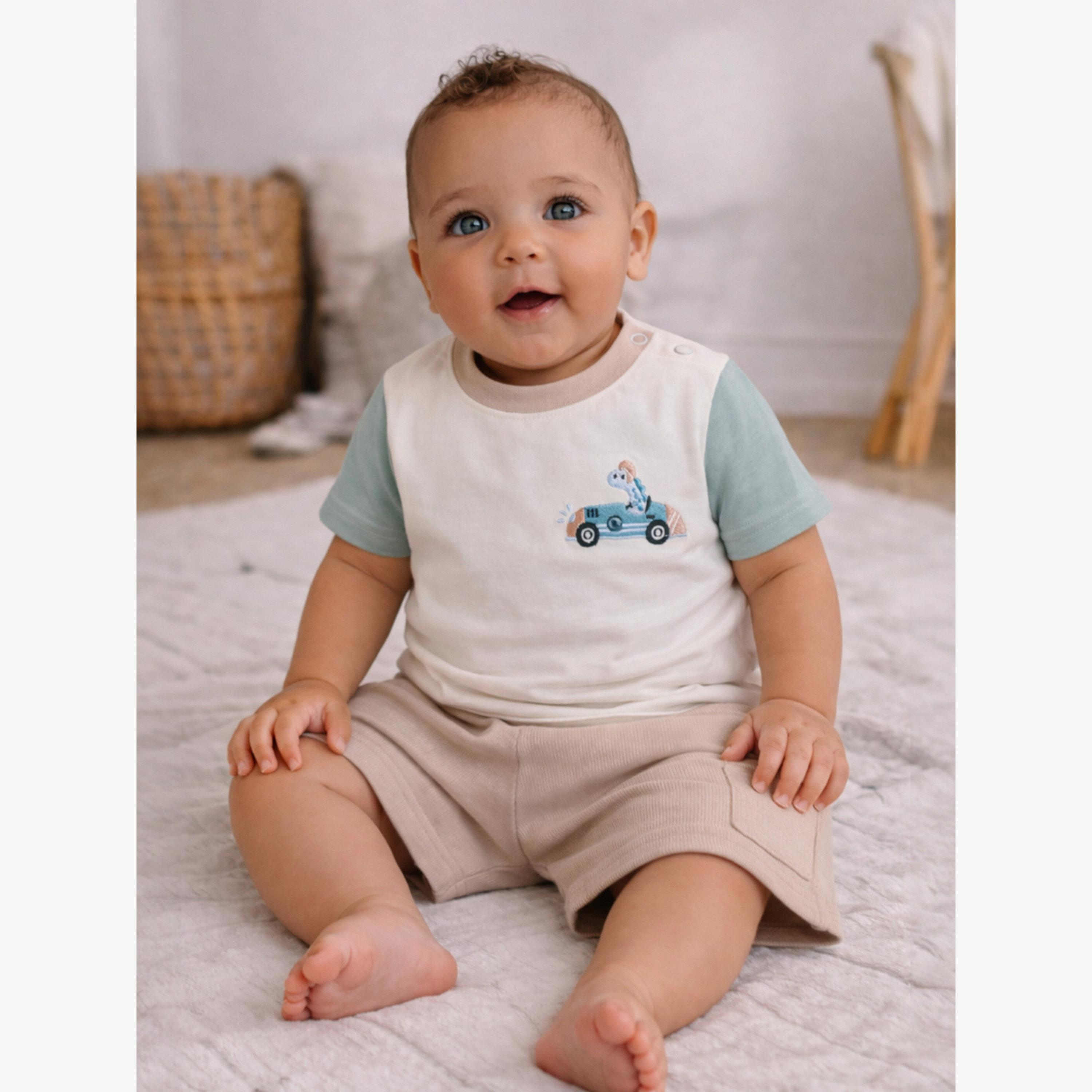 مجموعة من شورت وتيشيرت بطبعة جرافيك للأولاد الرضع-boys-clothing-setsandcoords-image-4