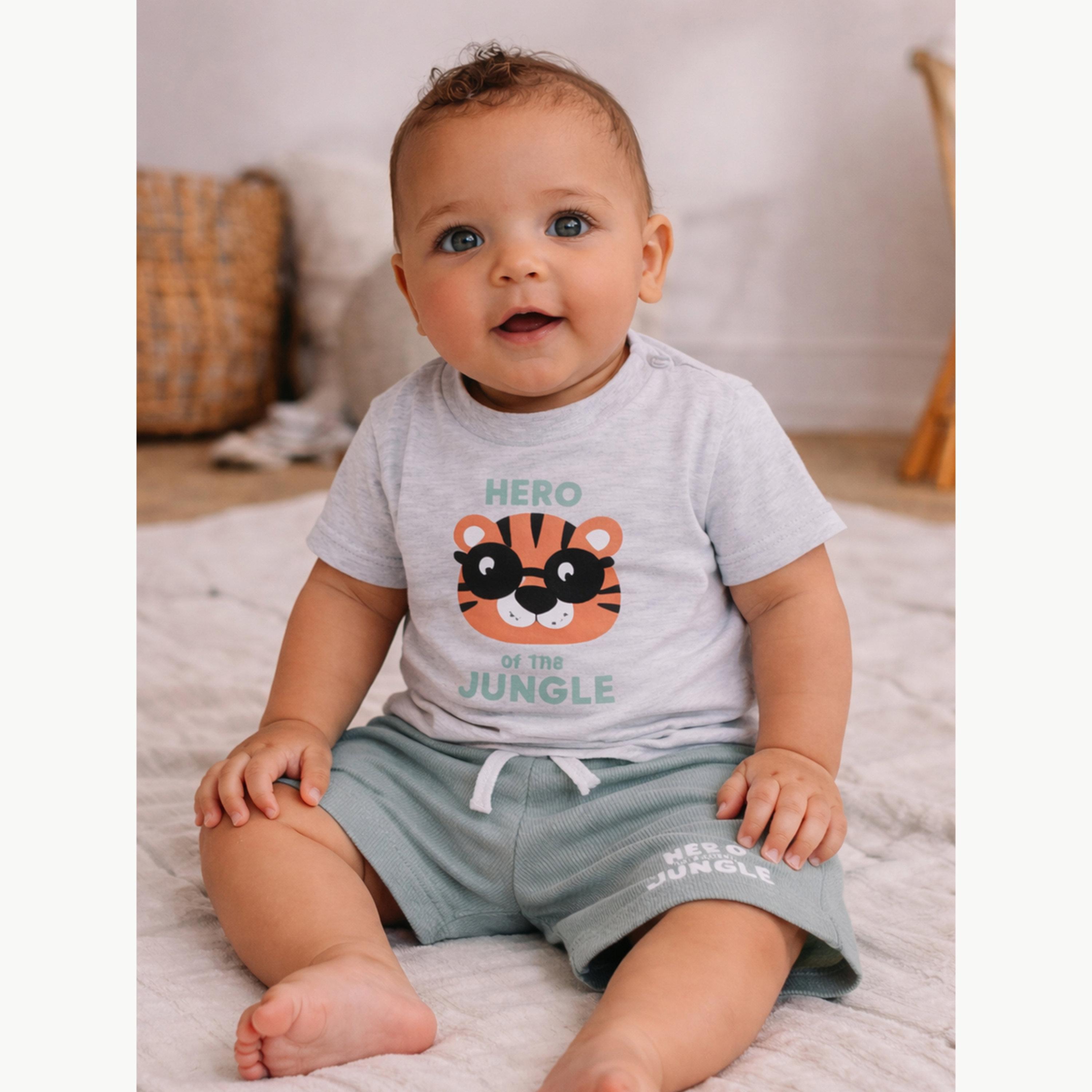 مجموعة من شورت وتيشيرت بطبعة جرافيك للأولاد الرضع-boys-clothing-setsandcoords-image-3