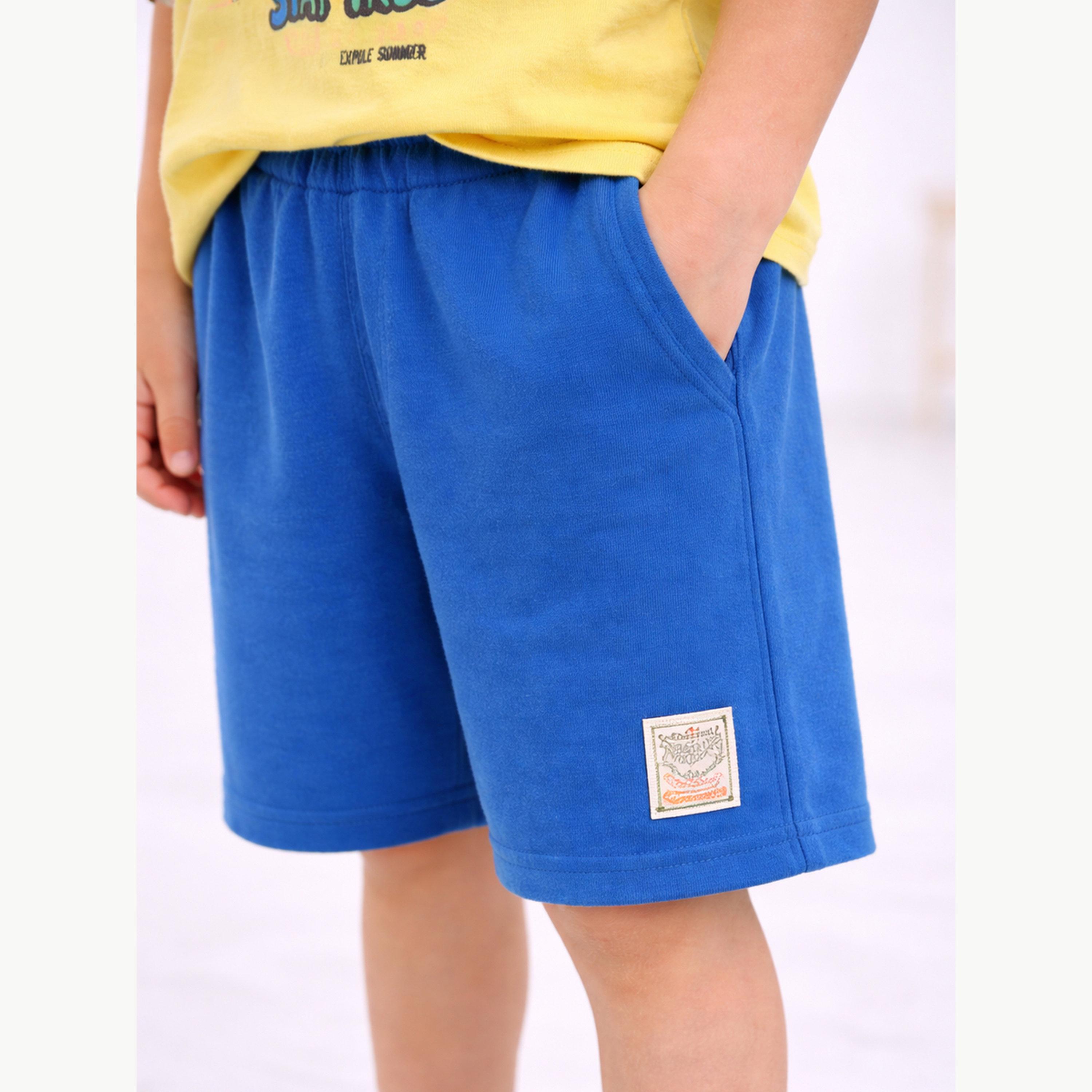 مجموعة من شورت وتيشيرت قطن بطبعة جرافيك للأولاد-boys-clothing-setsandcoords-image-4